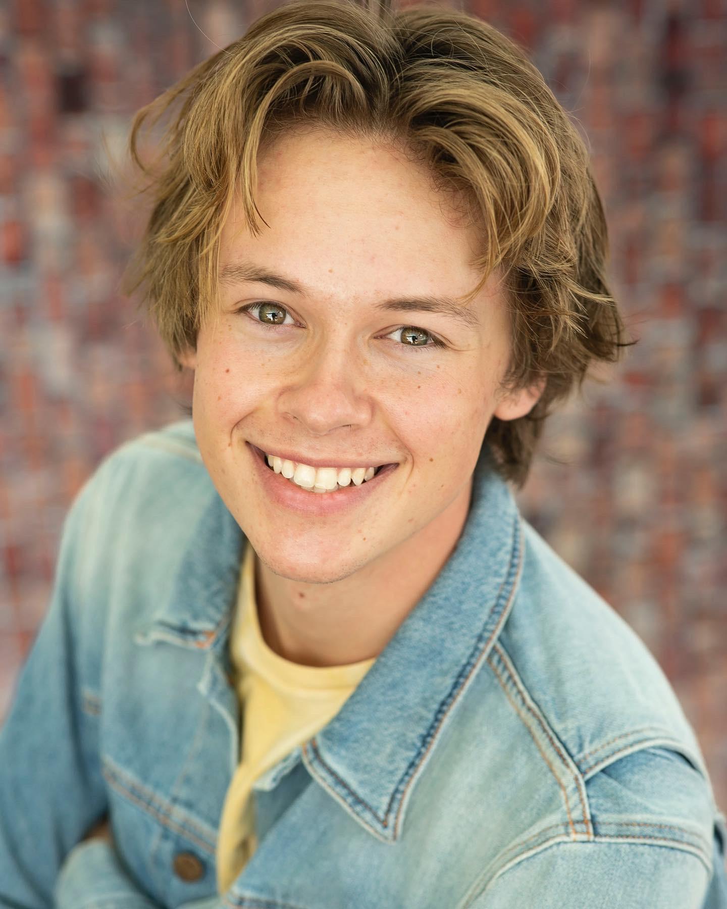 Alex Matthews image