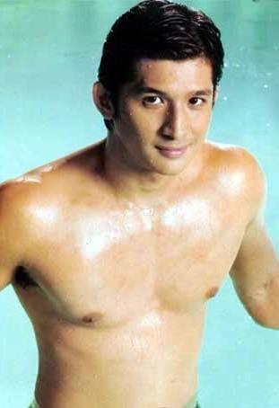 JR Valentin image