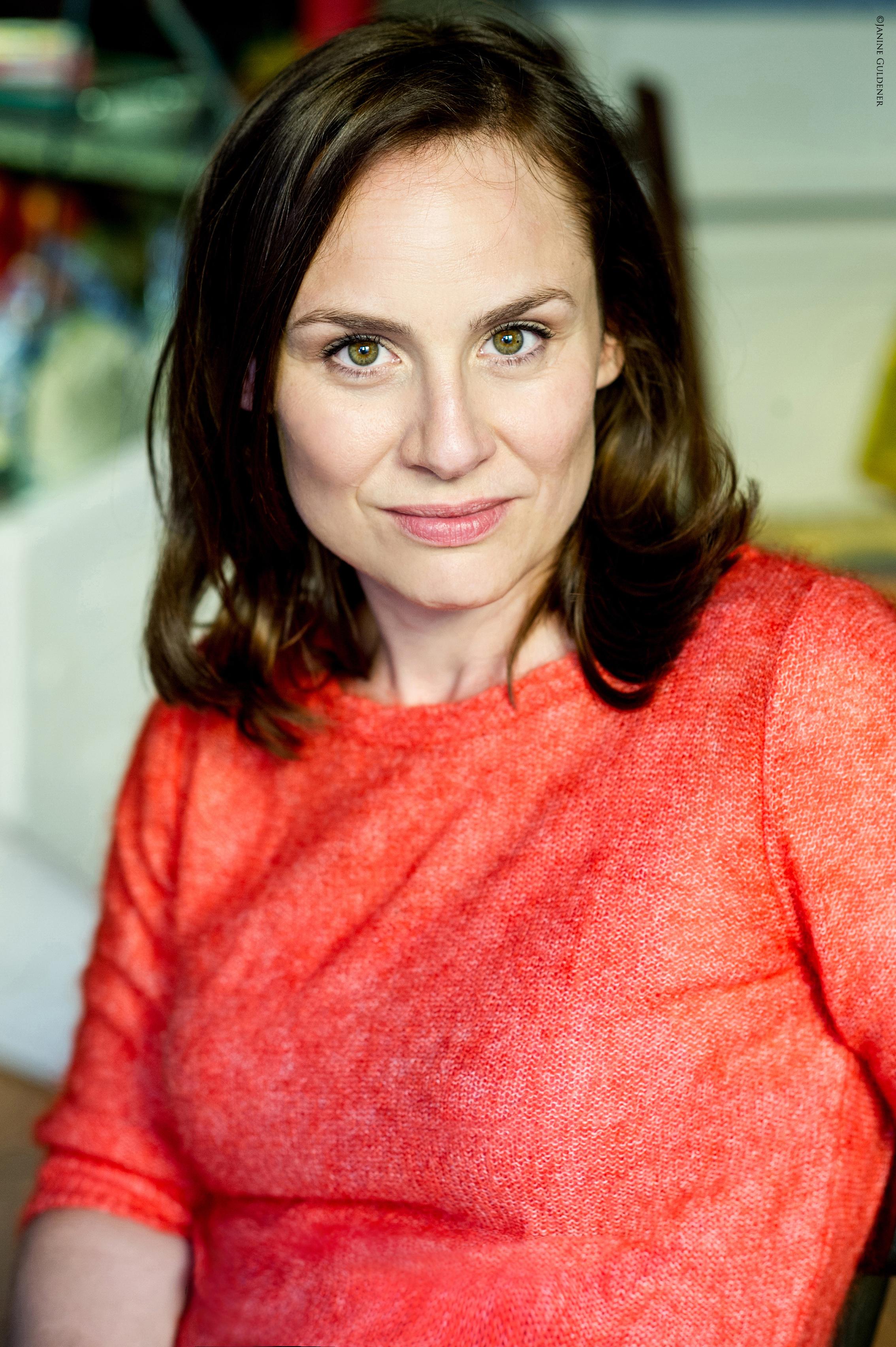 Daniela Holtz image