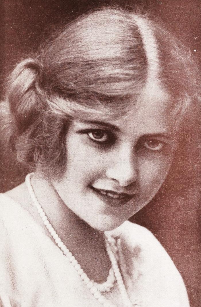 Muriel Ostriche image