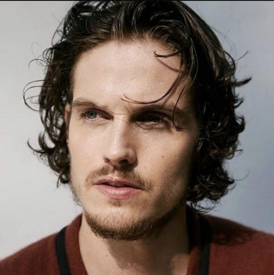 Daniel Sharman image