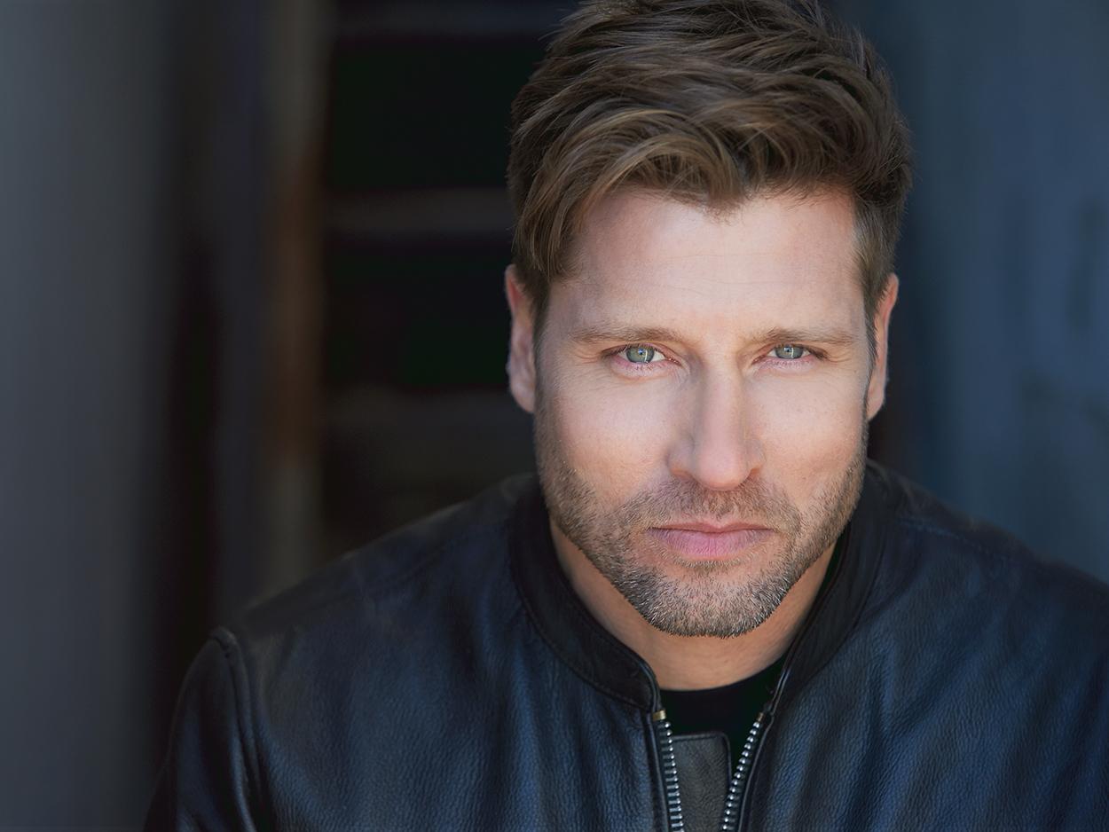 Damon Runyan image