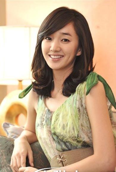 Soo Ae image