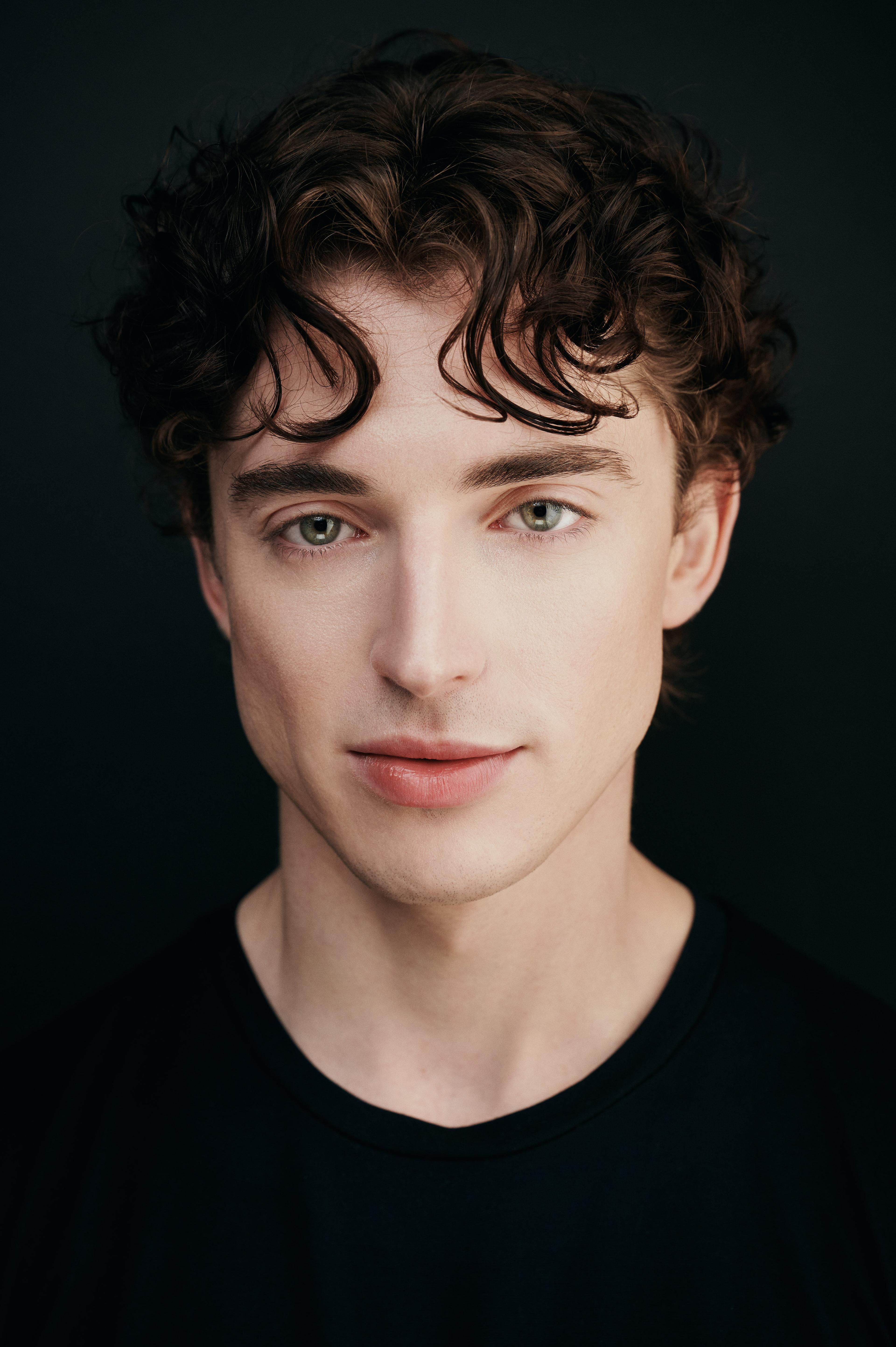 Olly Atkins image