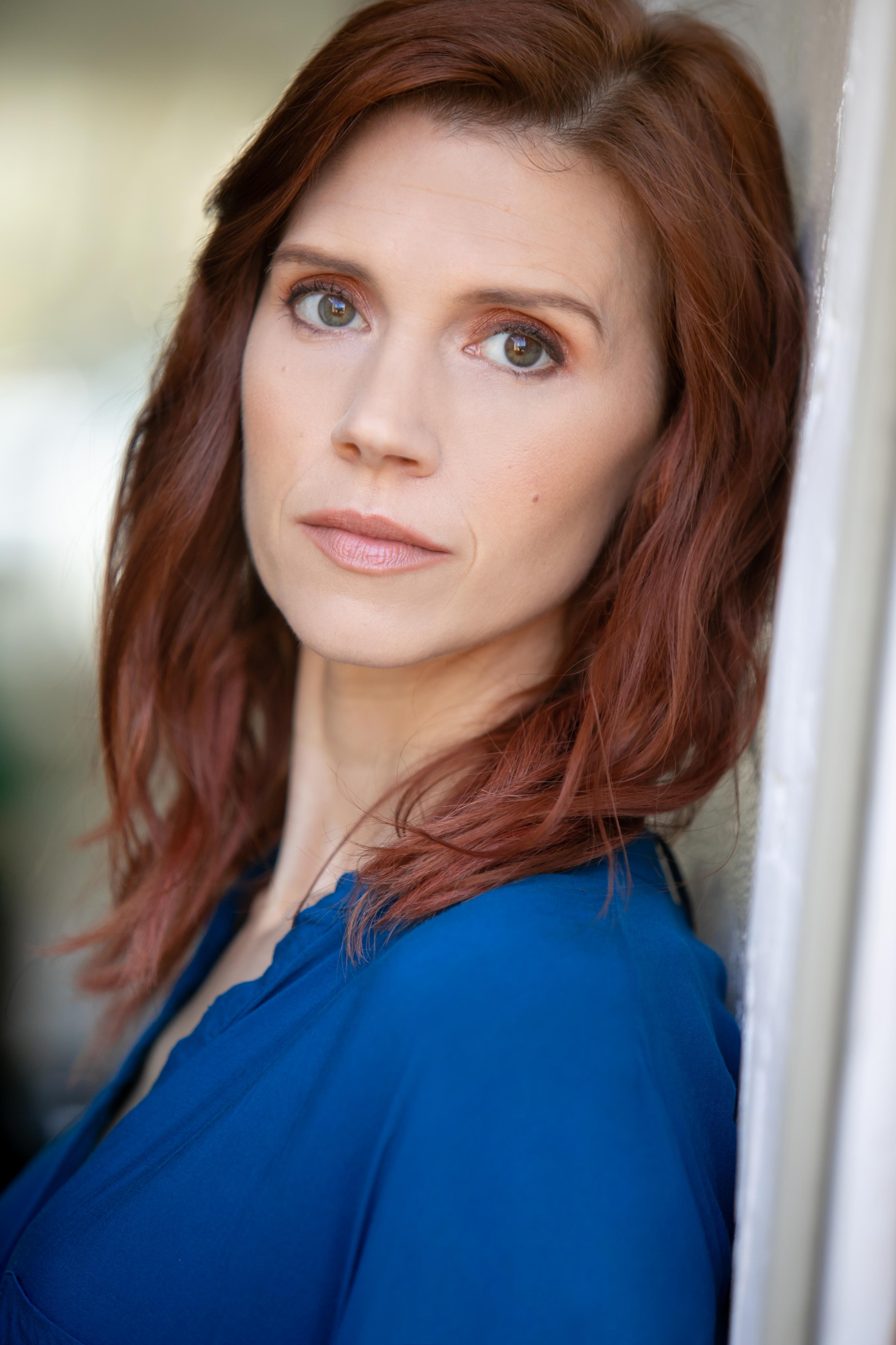 Julie McNiven image