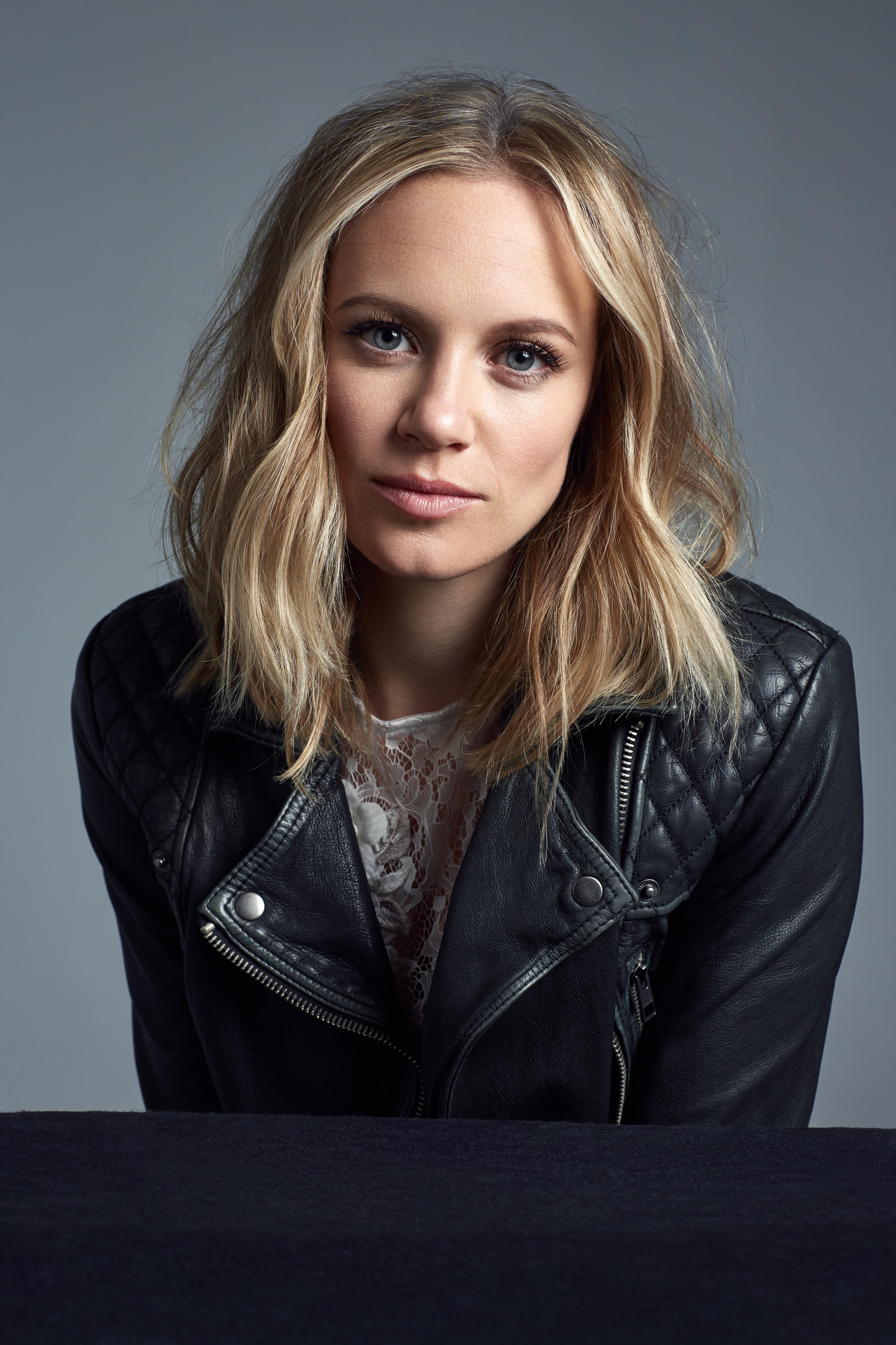 Danielle Savre image