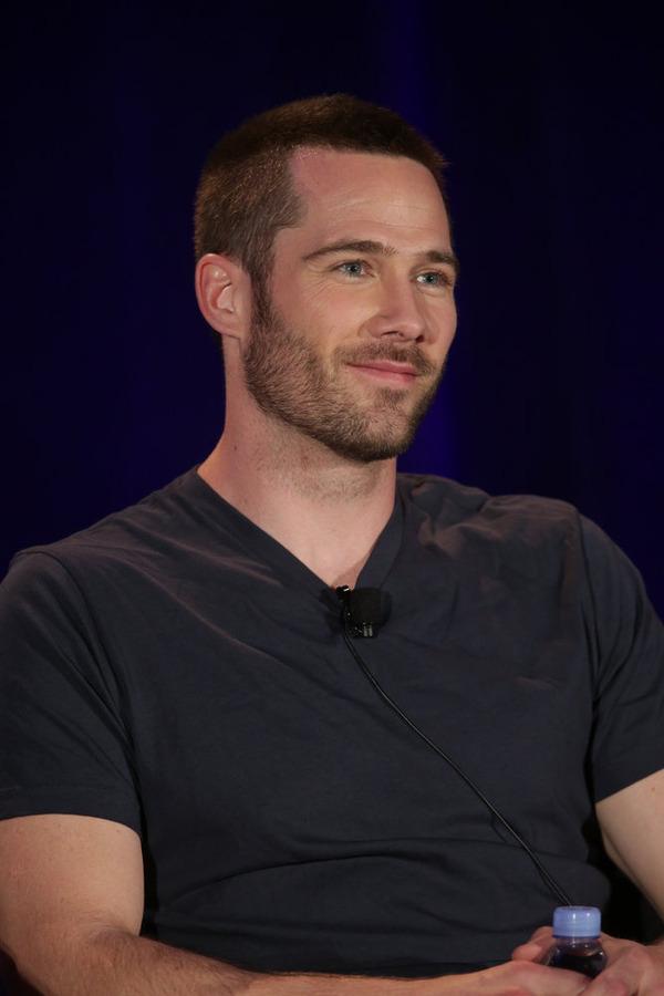 Luke Macfarlane image