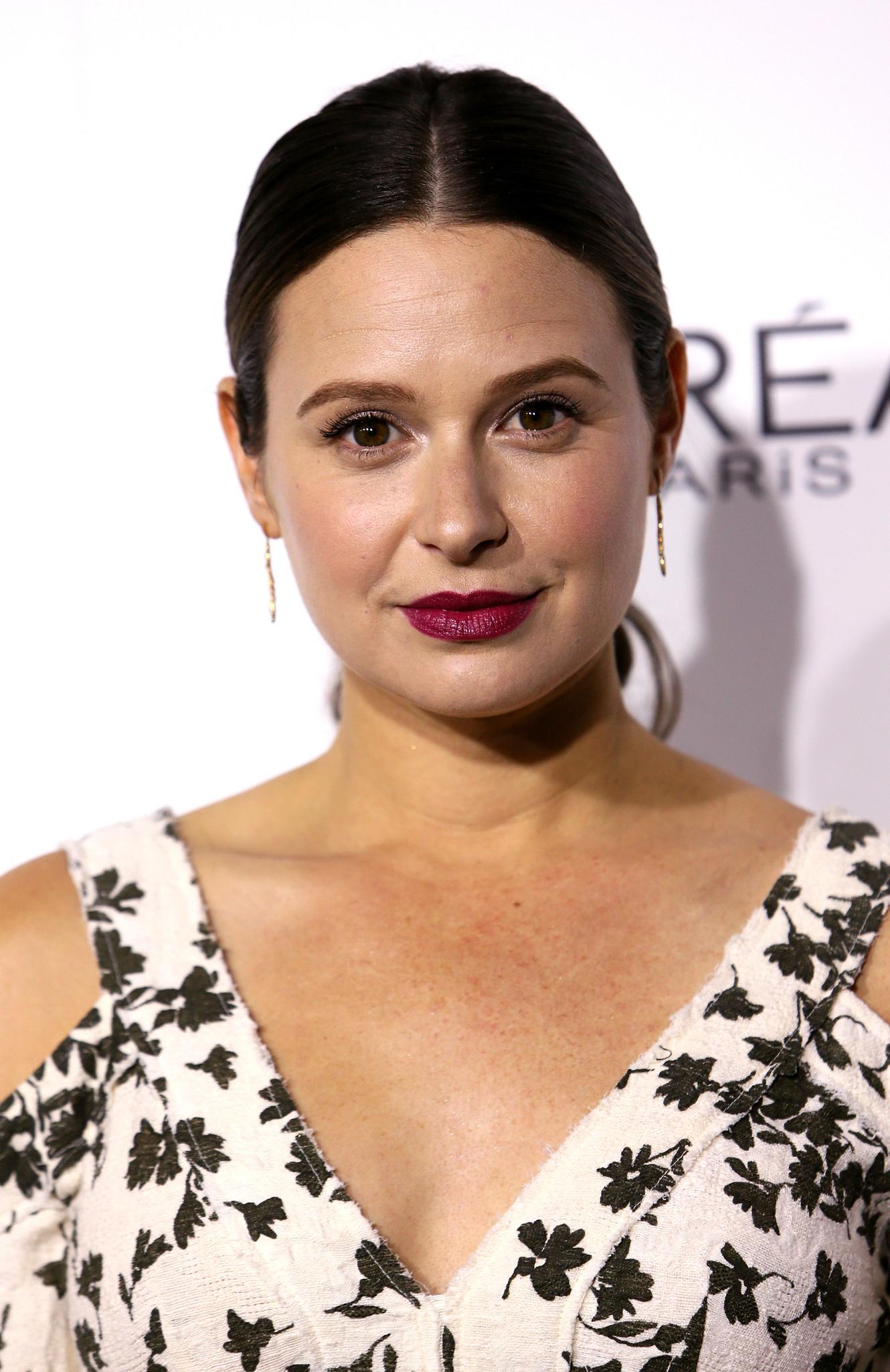 Katie Lowes image