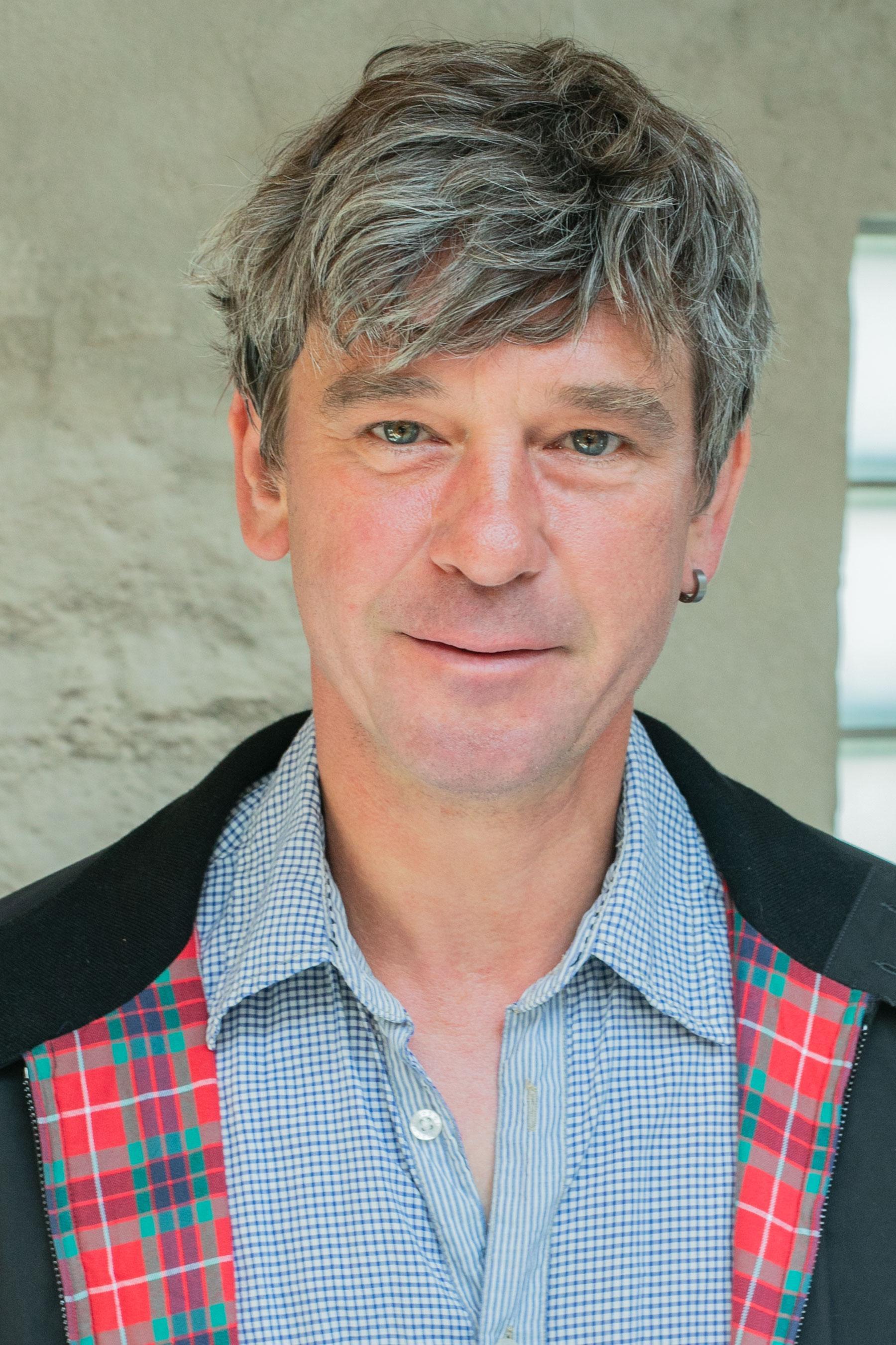 Peter Schneider image