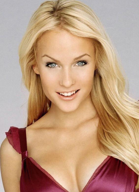 Mirjam Weichselbraun image