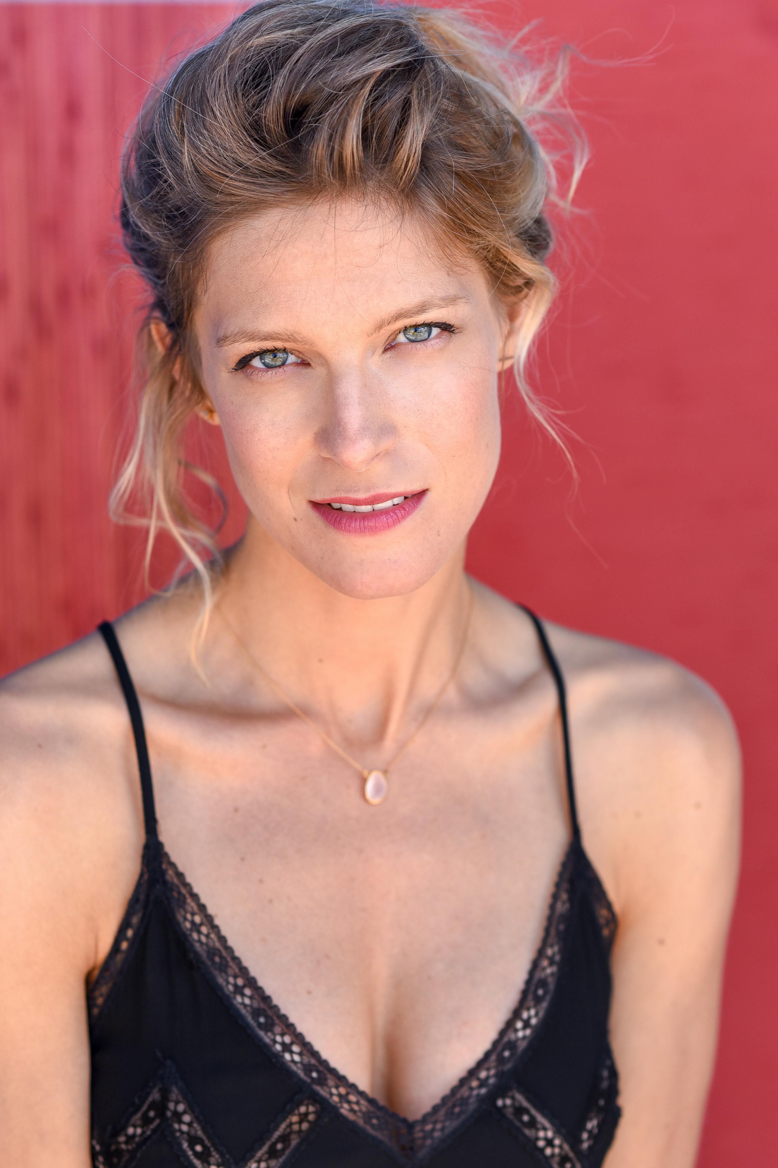 Alexia Barlier image