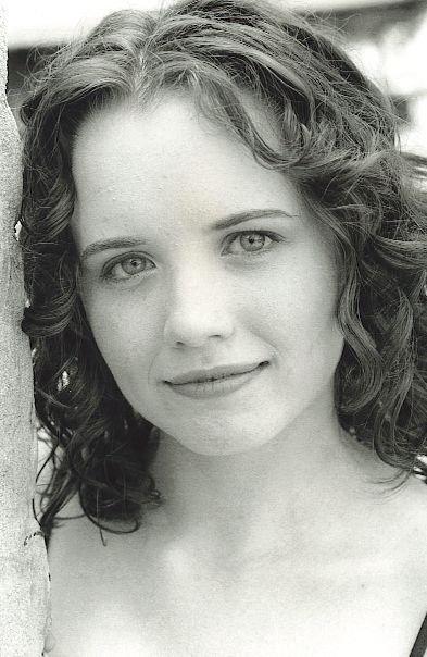 Phoebe Strole image