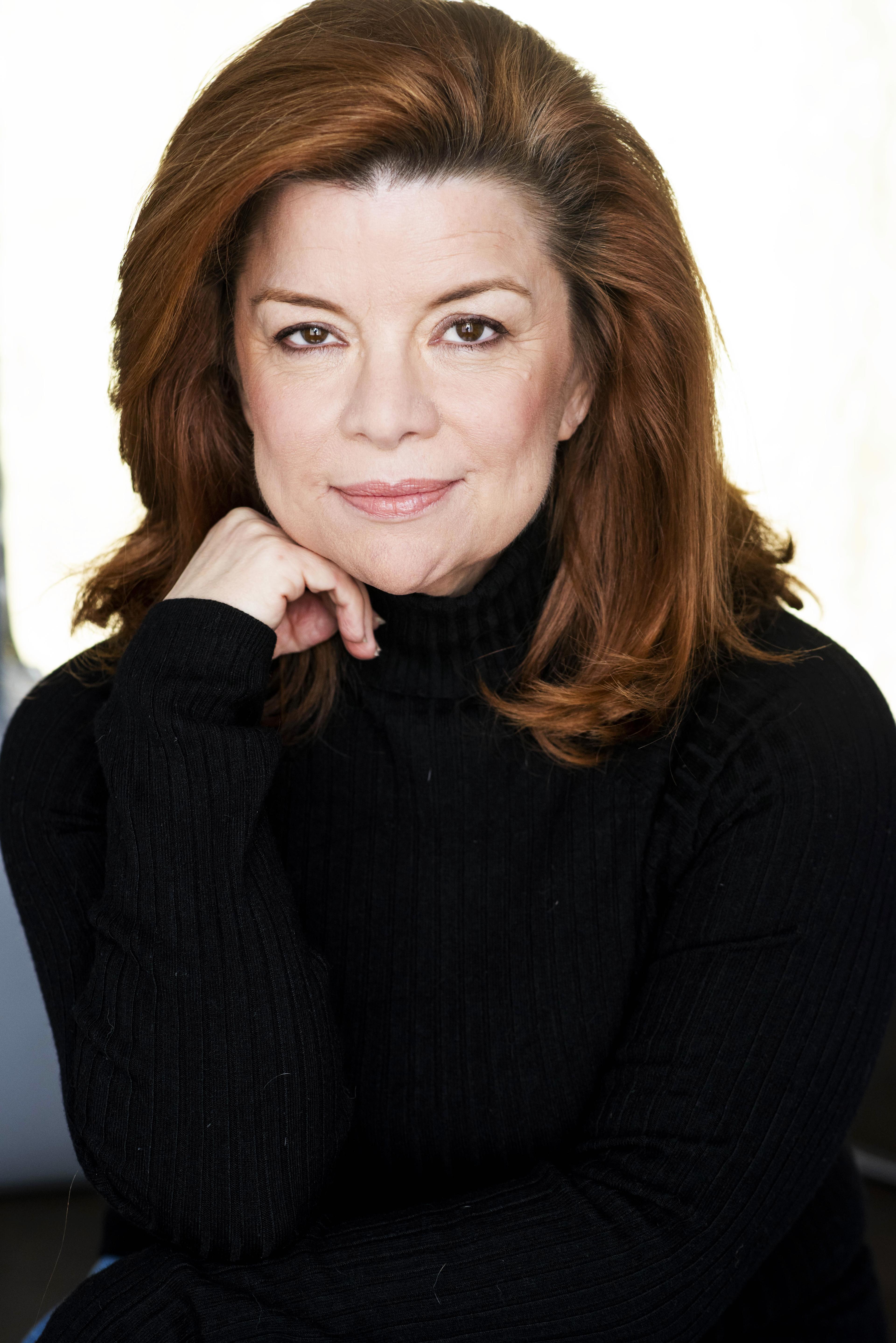 Renee Lawless image
