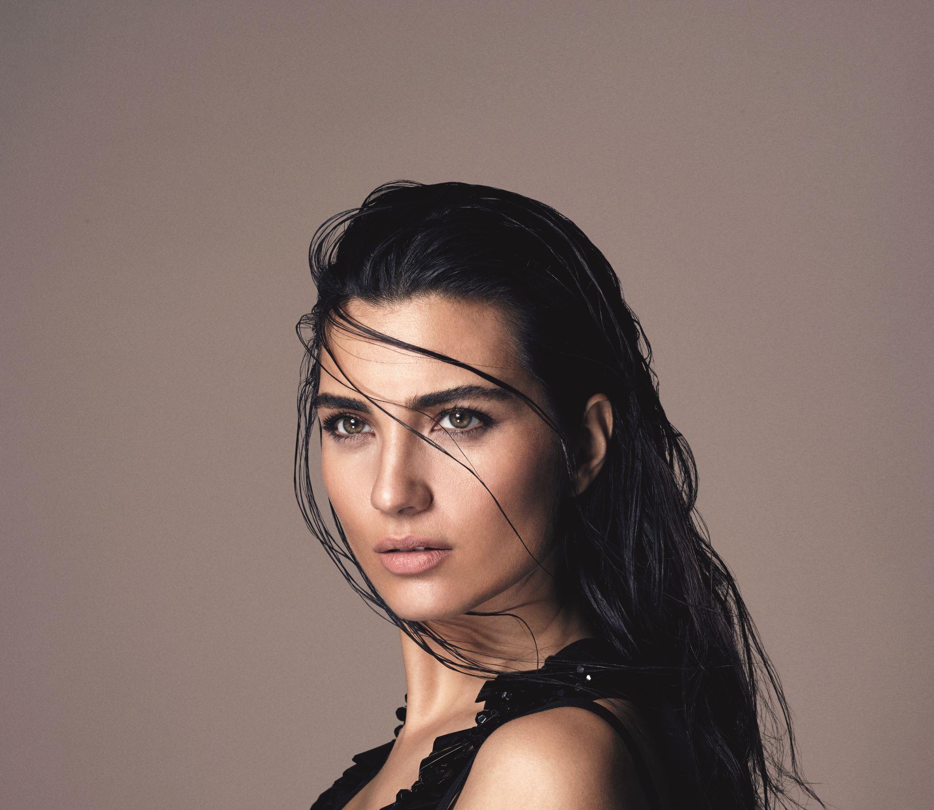 Tuba Büyüküstün image