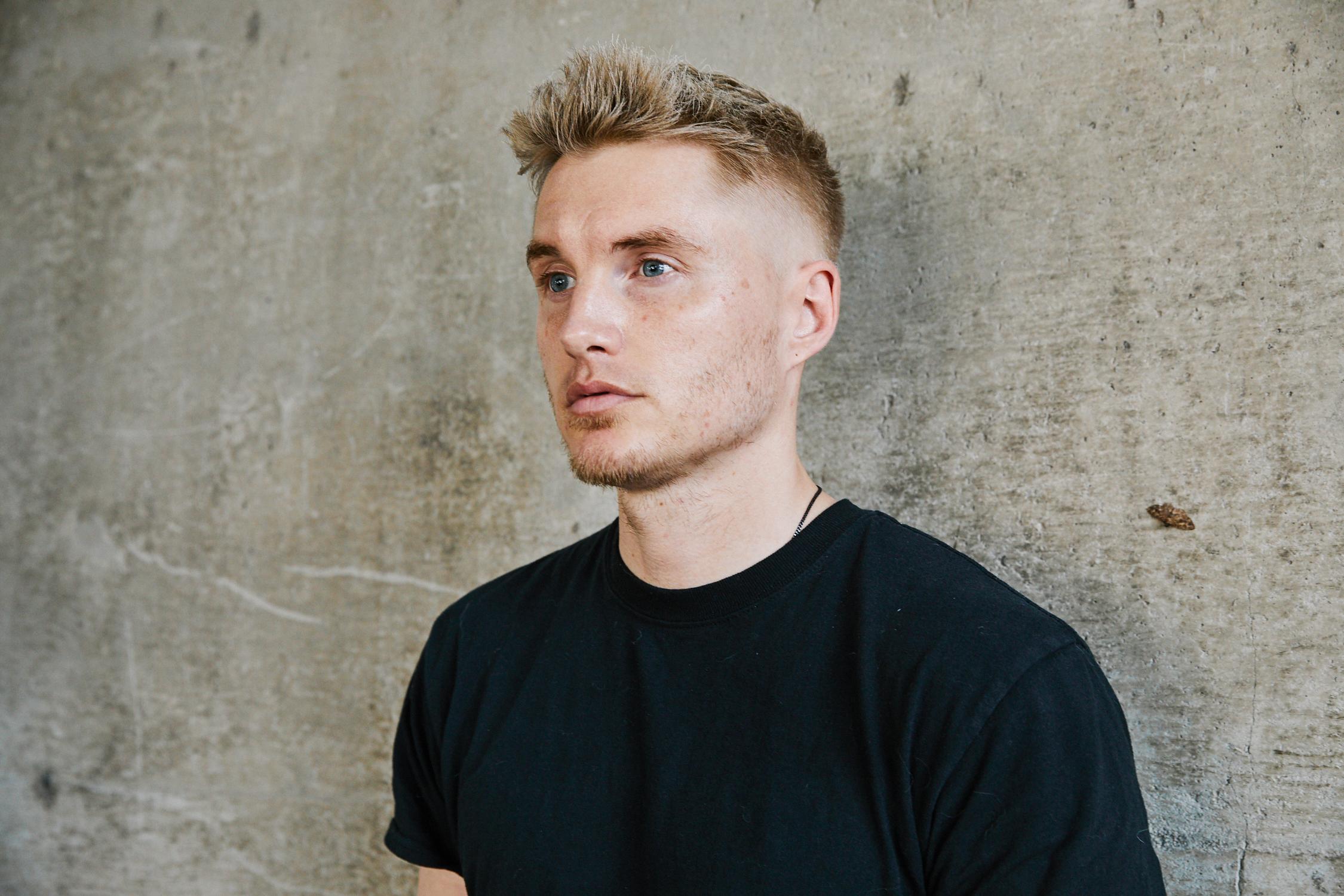 Toby Hemingway image