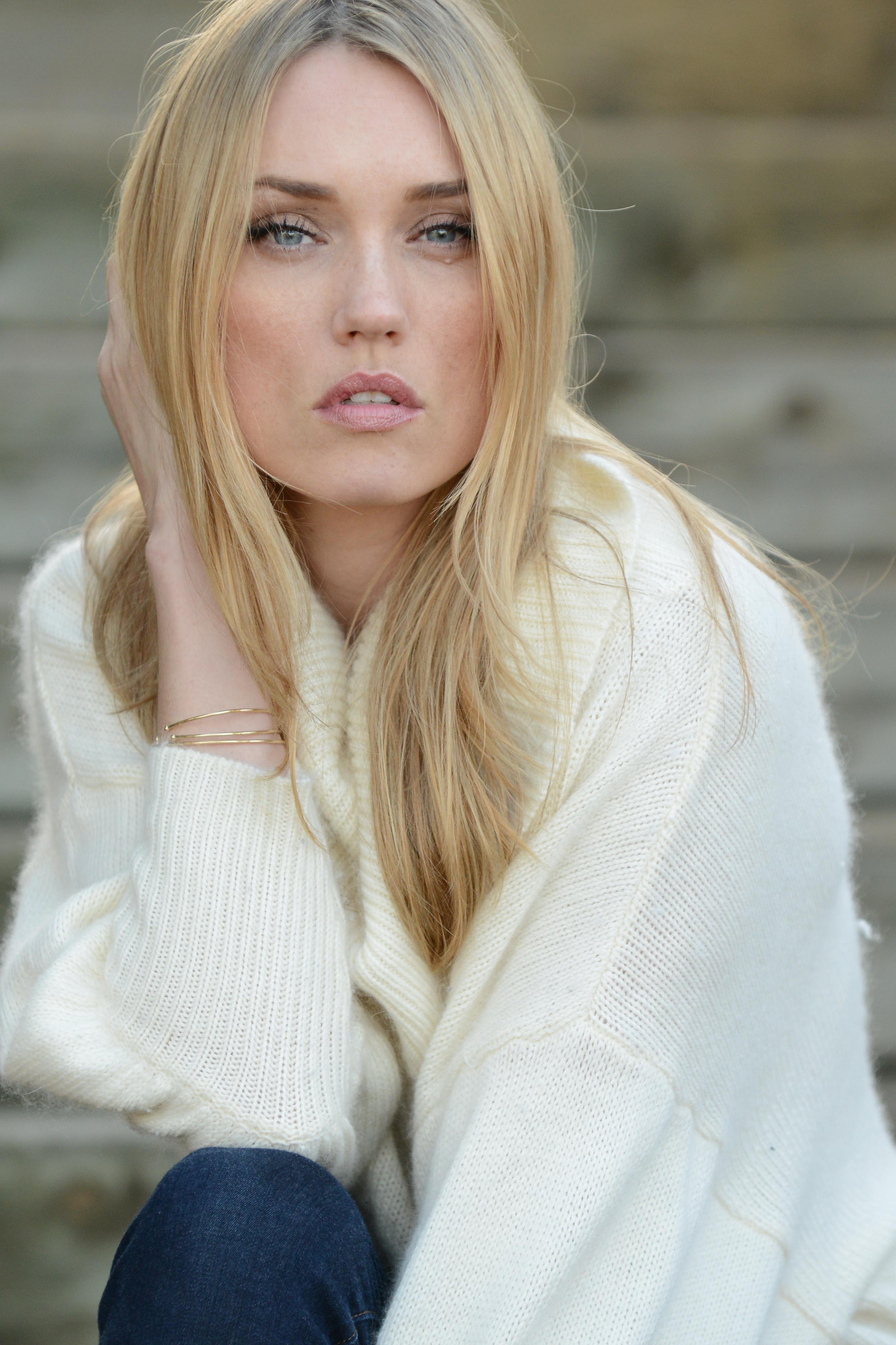 Clare Grant image