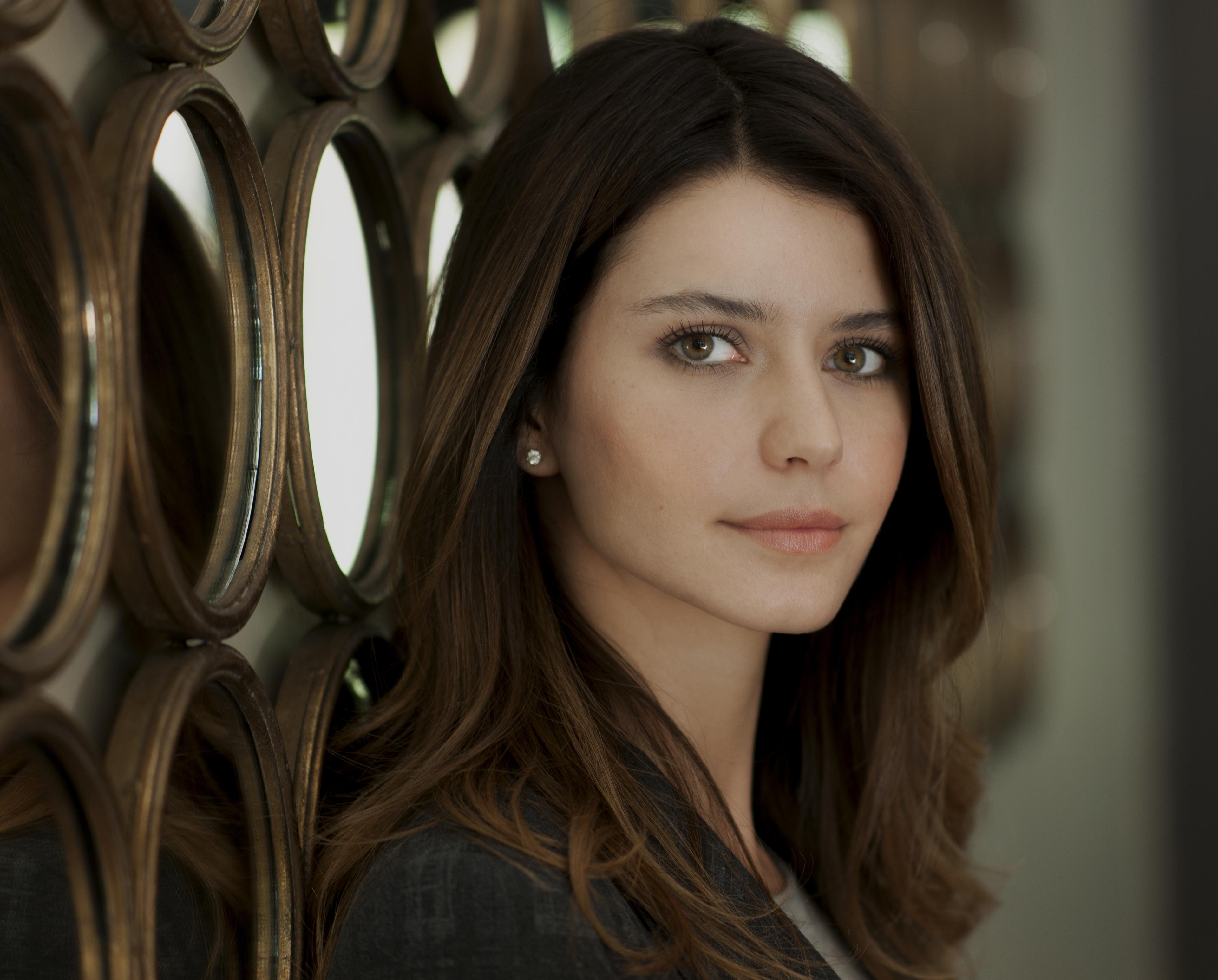 Beren Saat image
