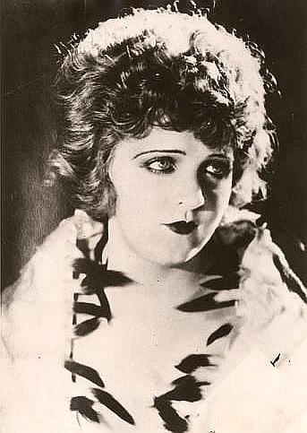 Miss DuPont image