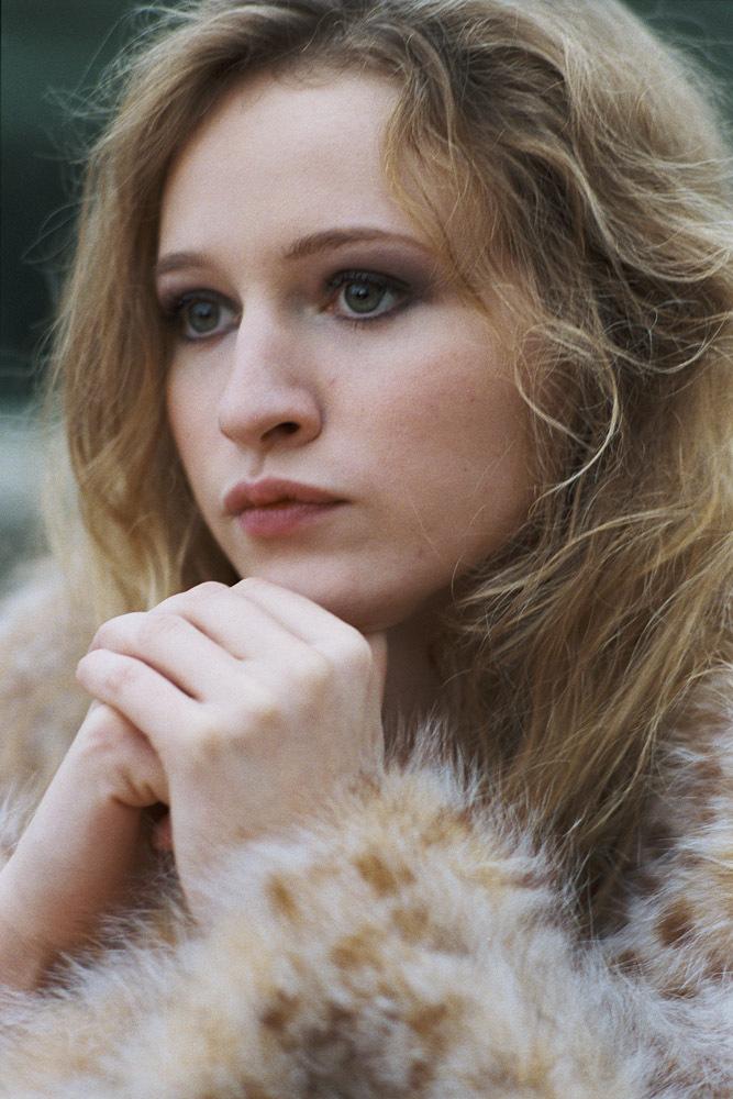 Christa Théret image