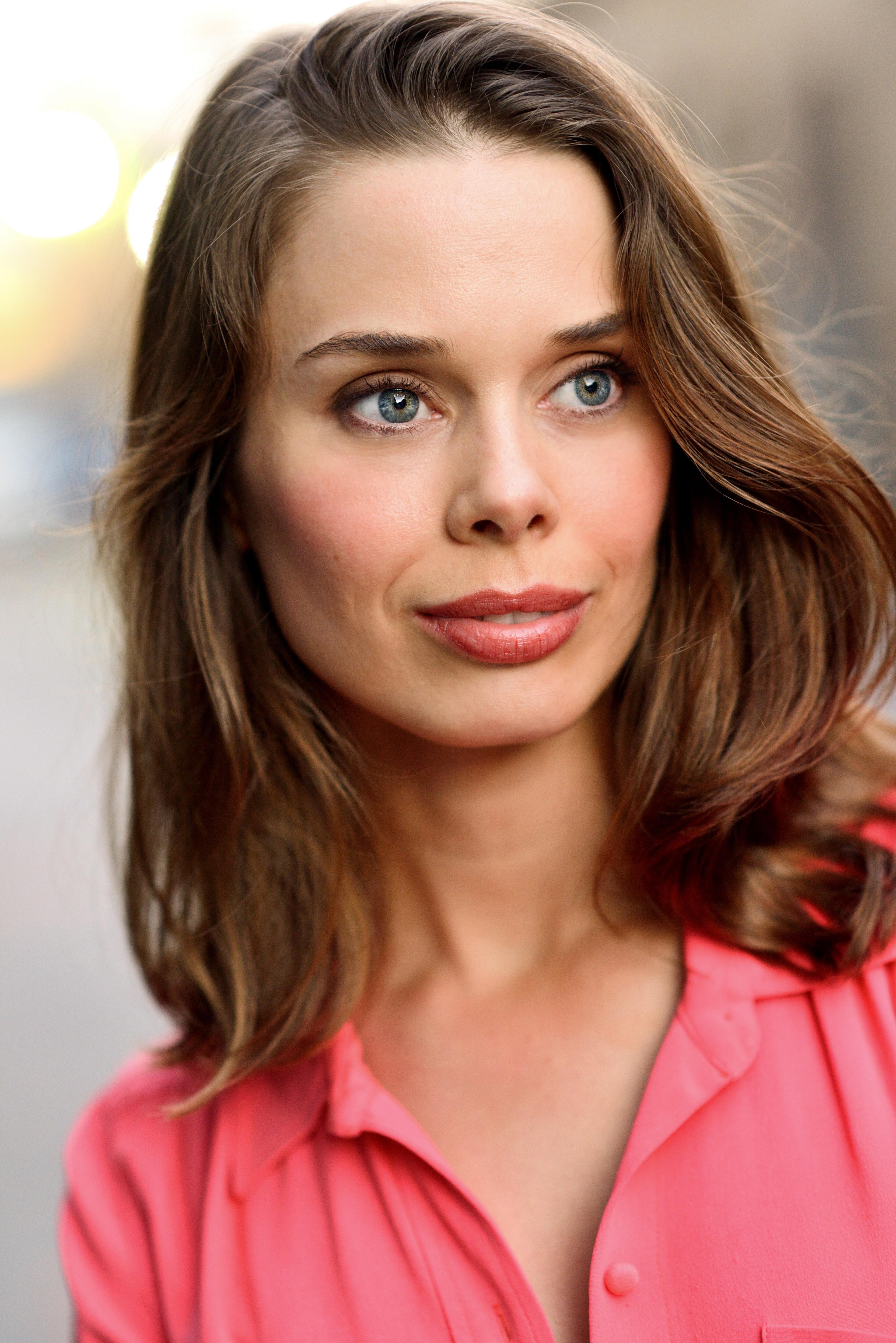 Shanna Collins image