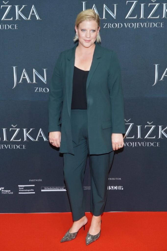Jennifer Armour image