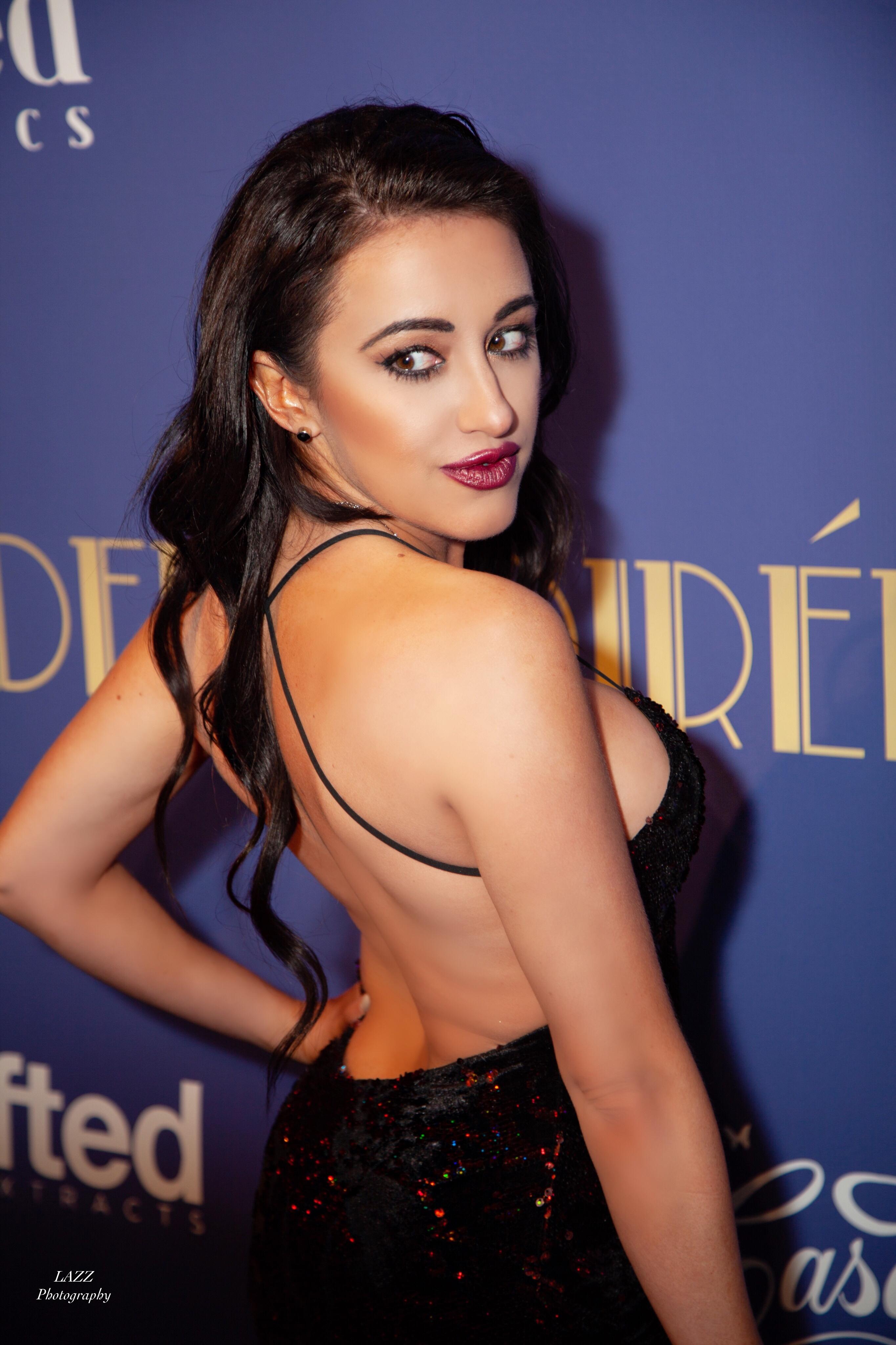 Devanny Pinn image