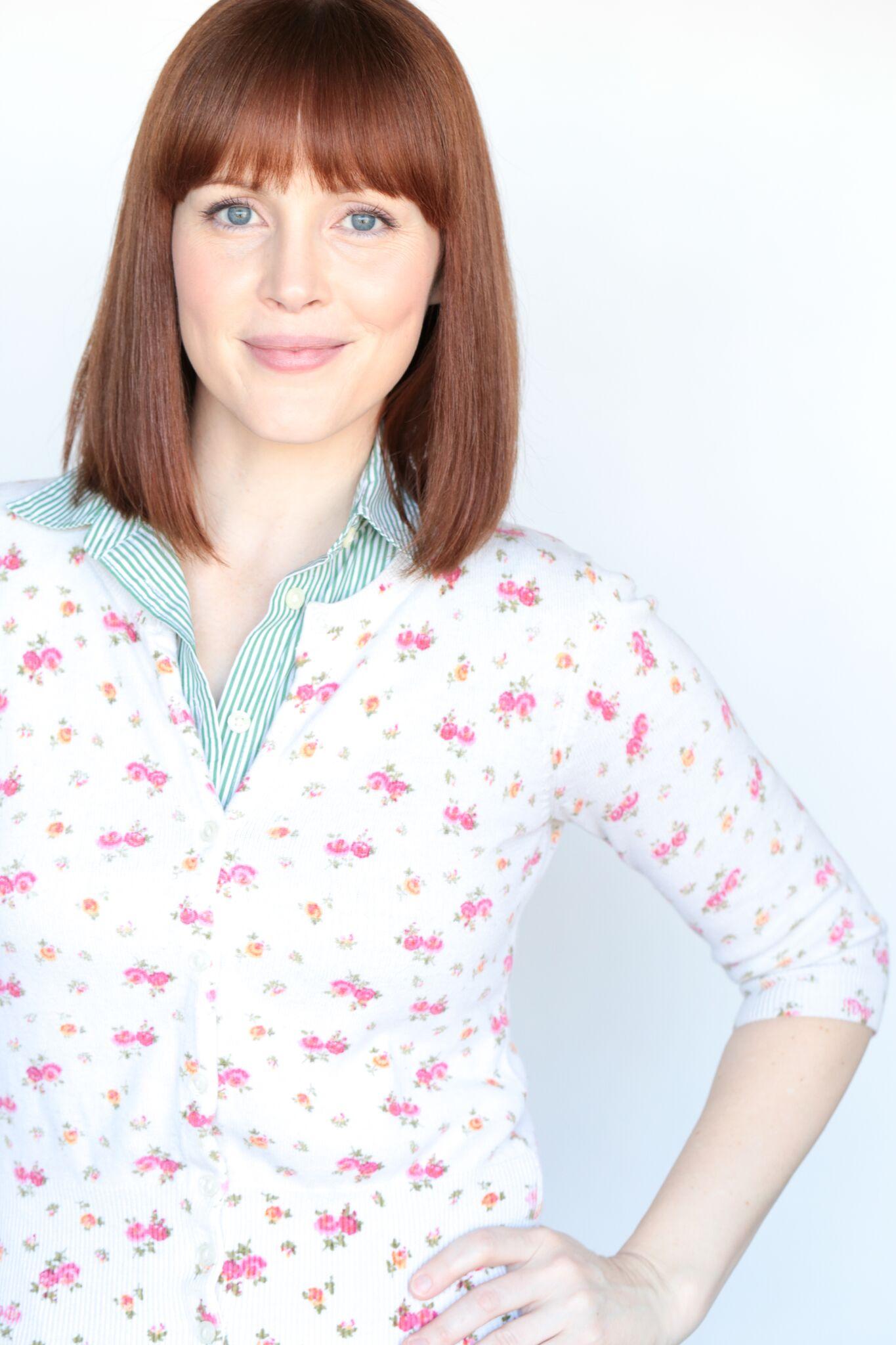 Sara Radle image