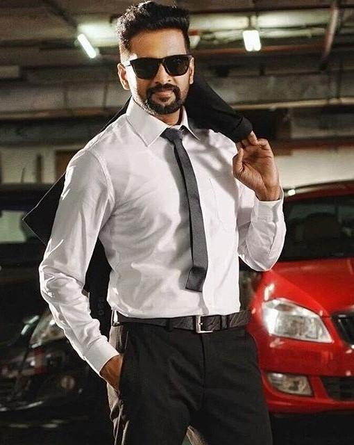 Santhanam image