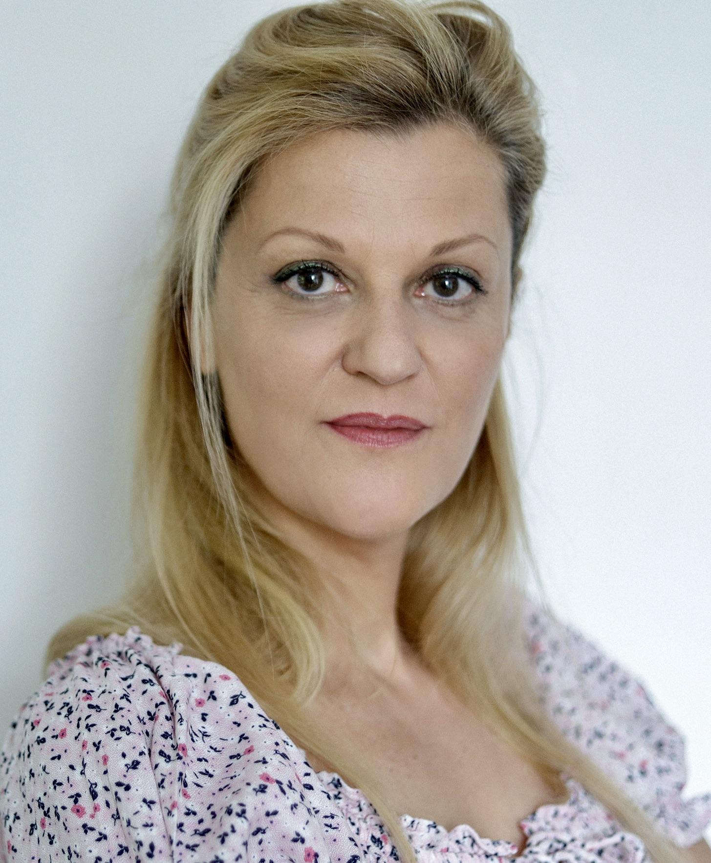 Karine Dogliani image