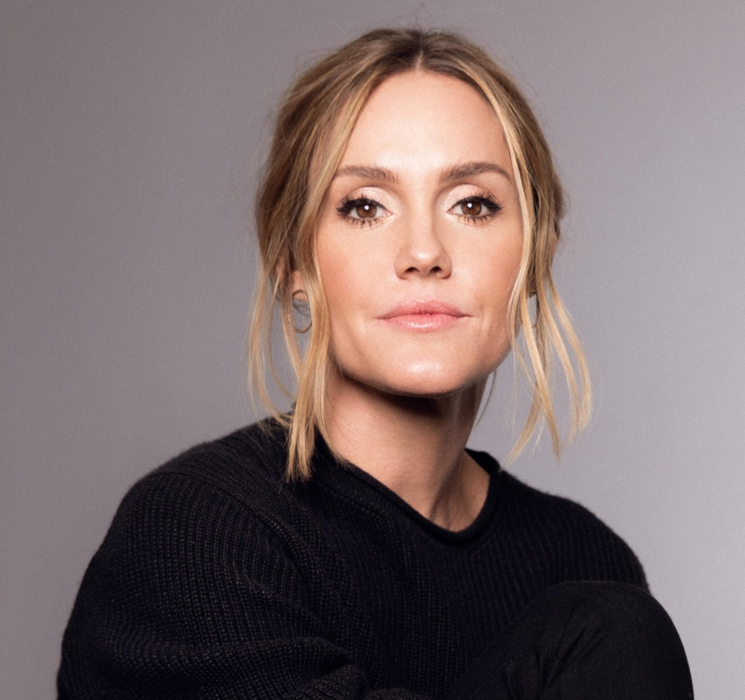 Erinn Hayes image