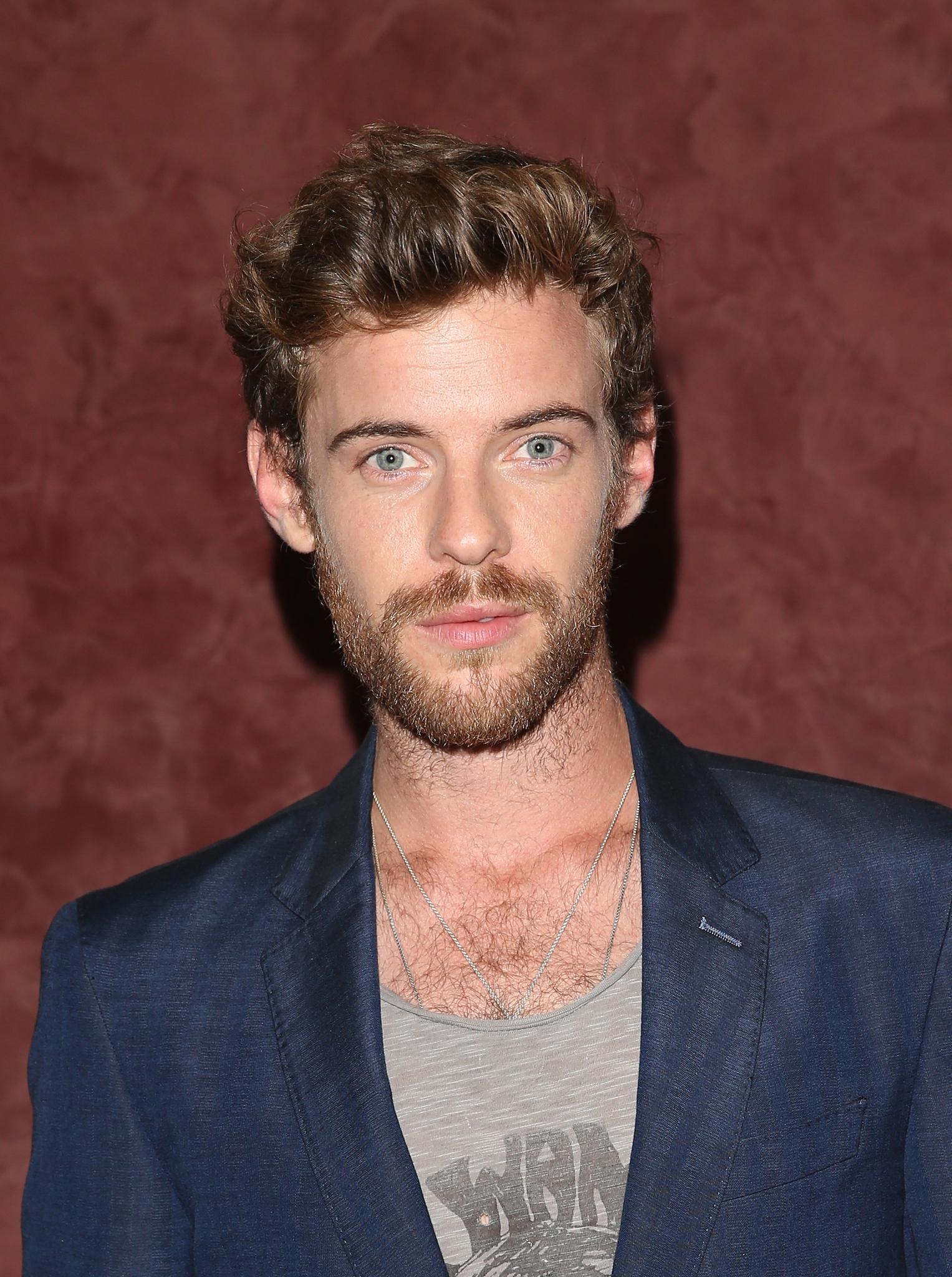 Harry Treadaway image
