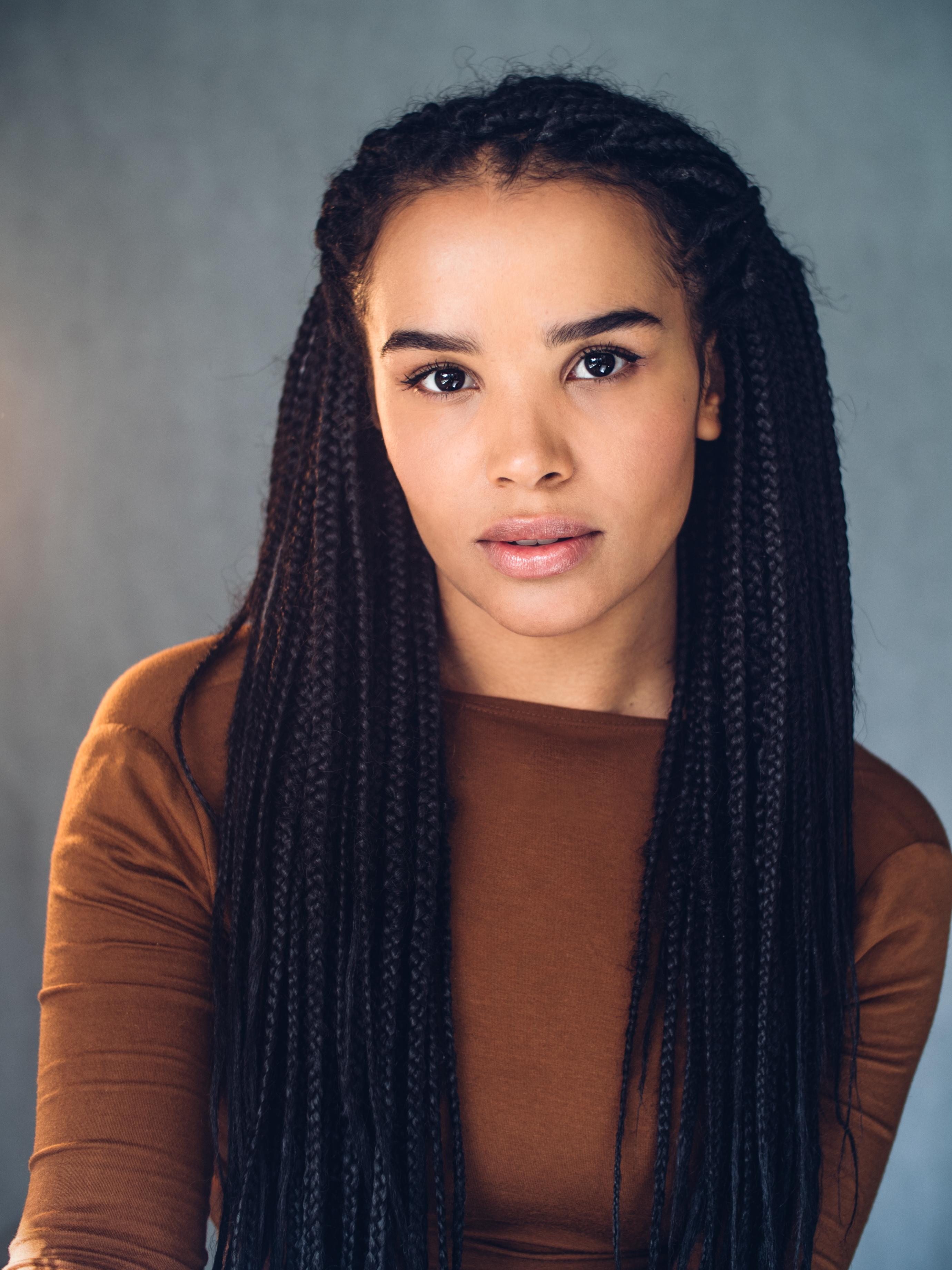 Zoë Robins image