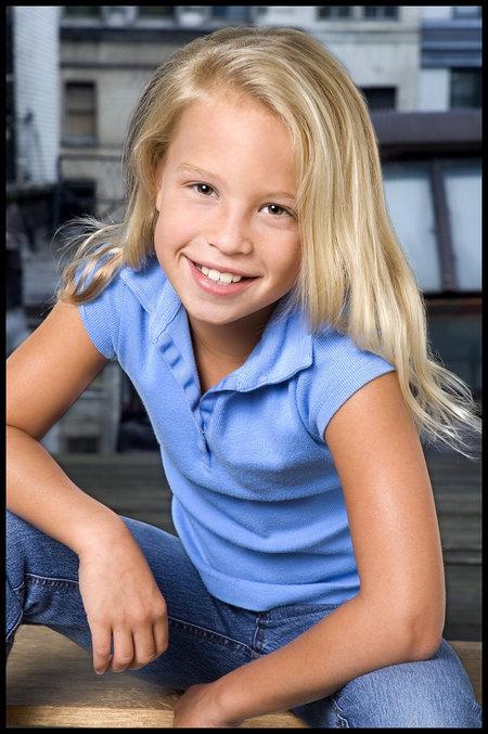 Evie Thompson image