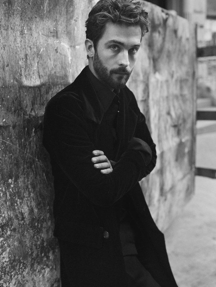 Tom Mison image
