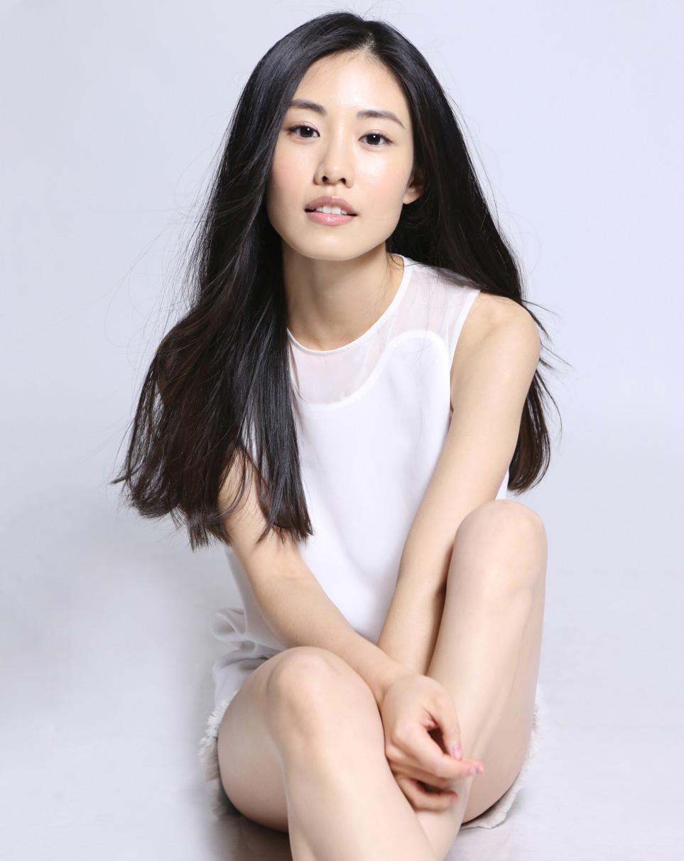 Esther Yang image