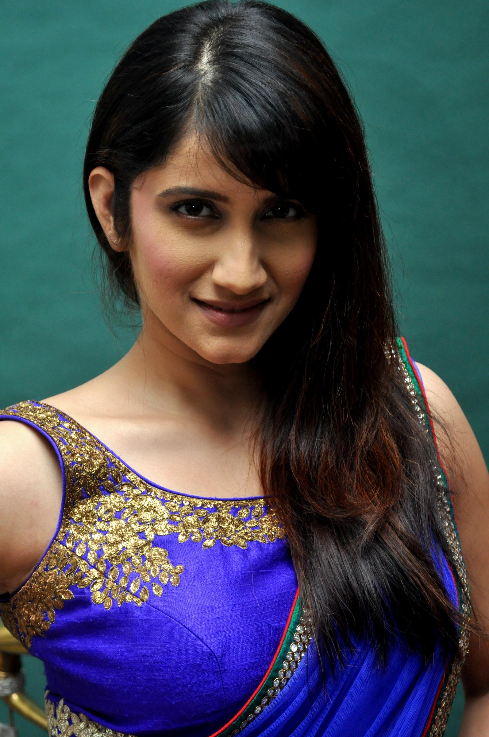 Smiley Suri image