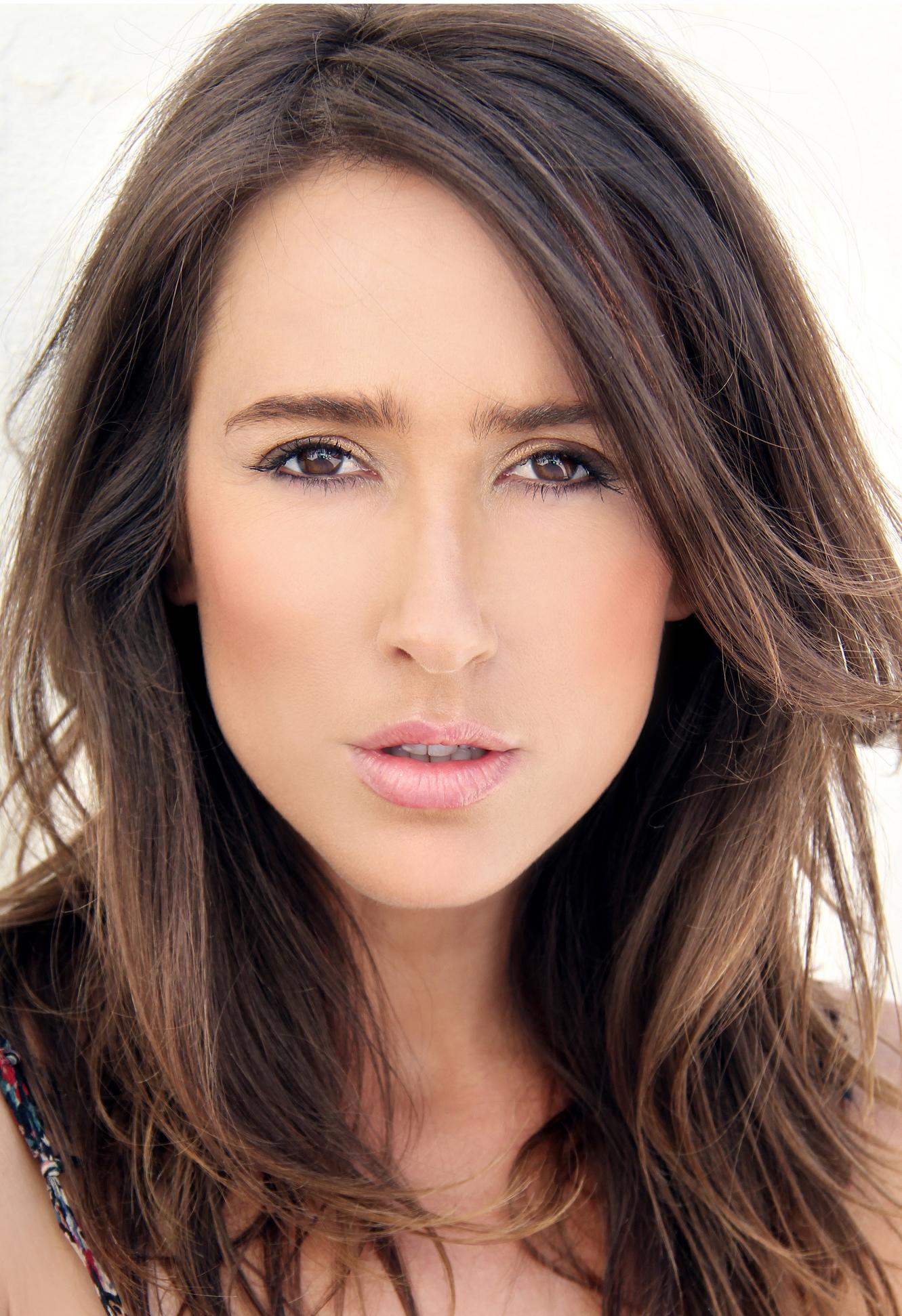 Kimberley Hews image
