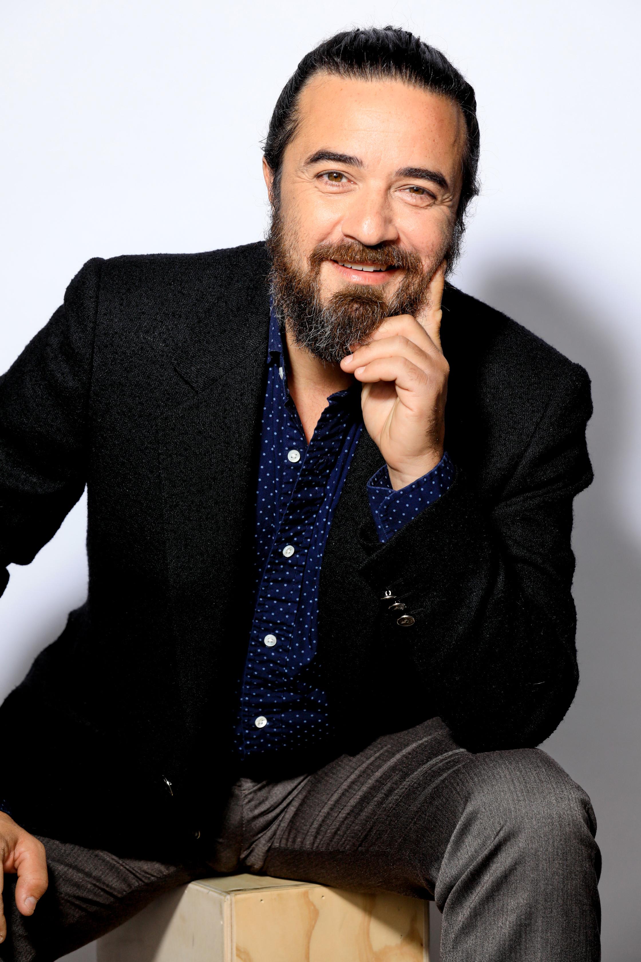 Alexander Hathaway image