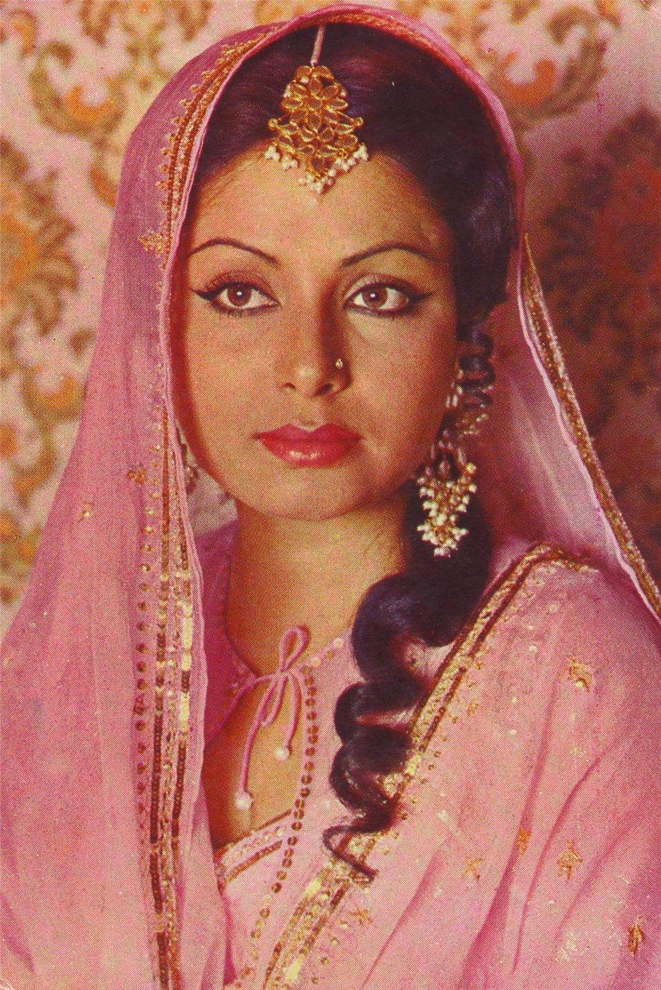 Rakhee Gulzar image
