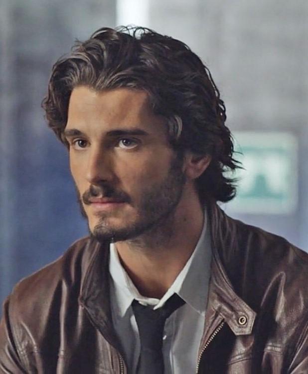 Yon González image