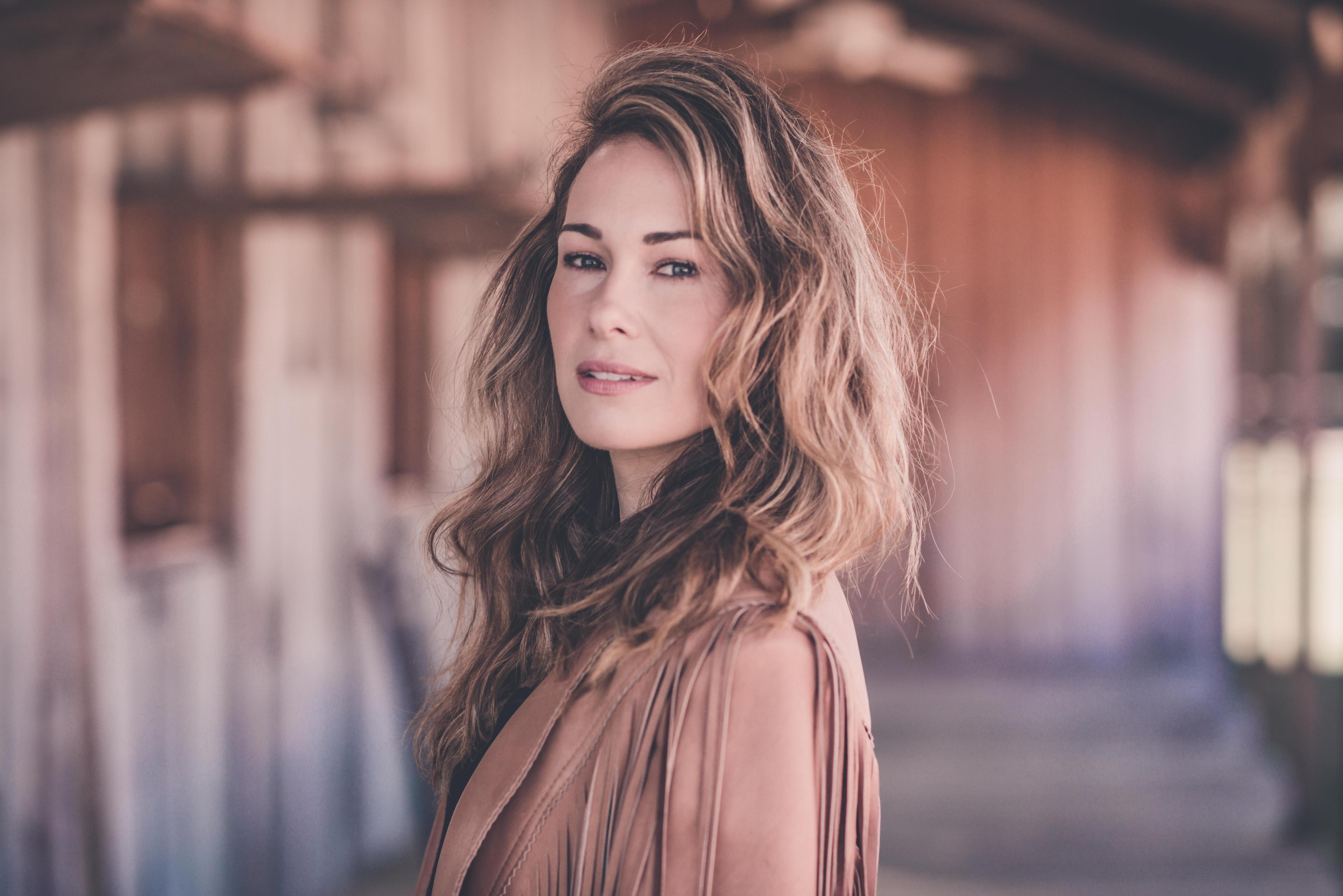Kelly Frye image