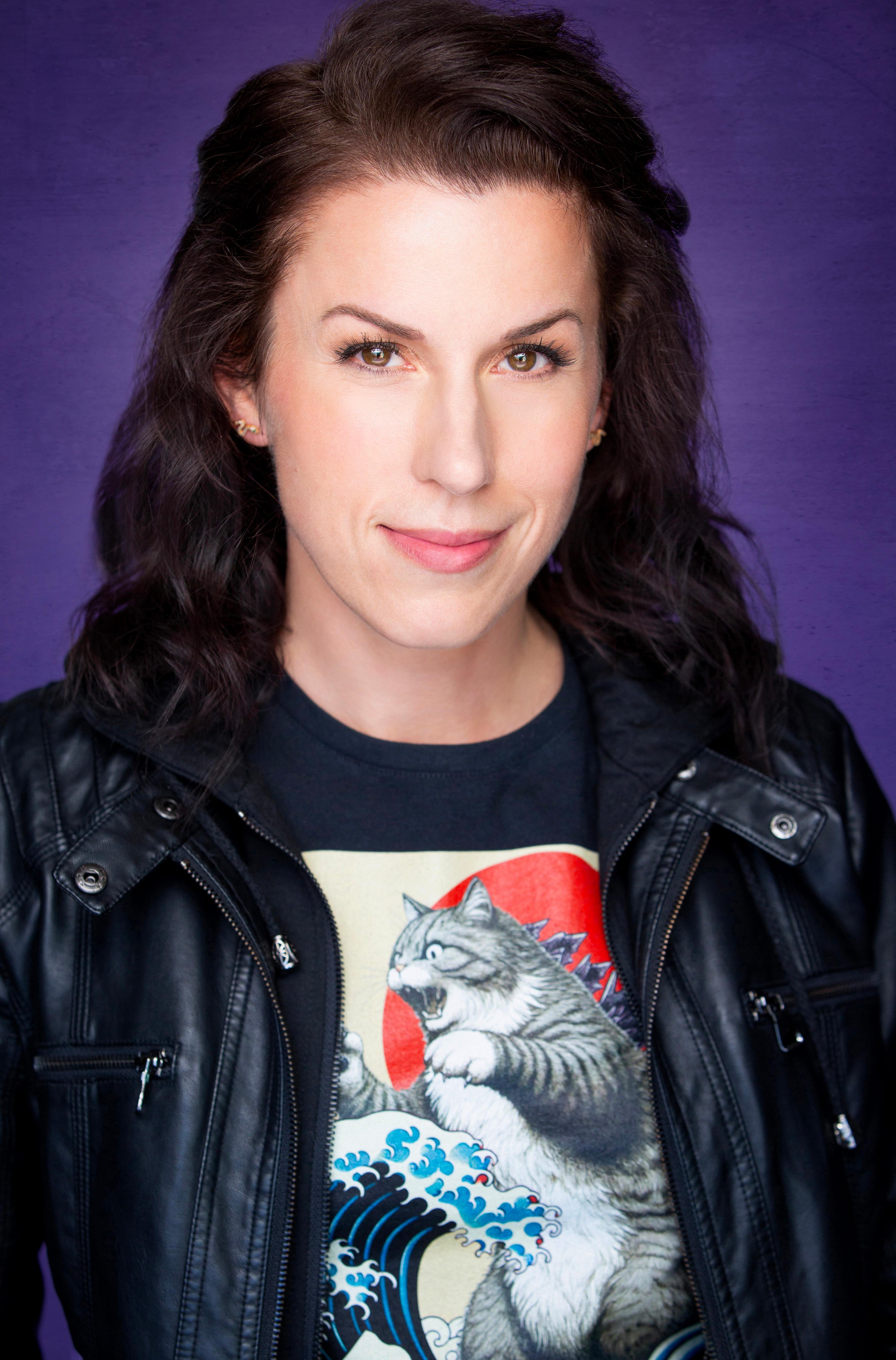 Kelly Kula image