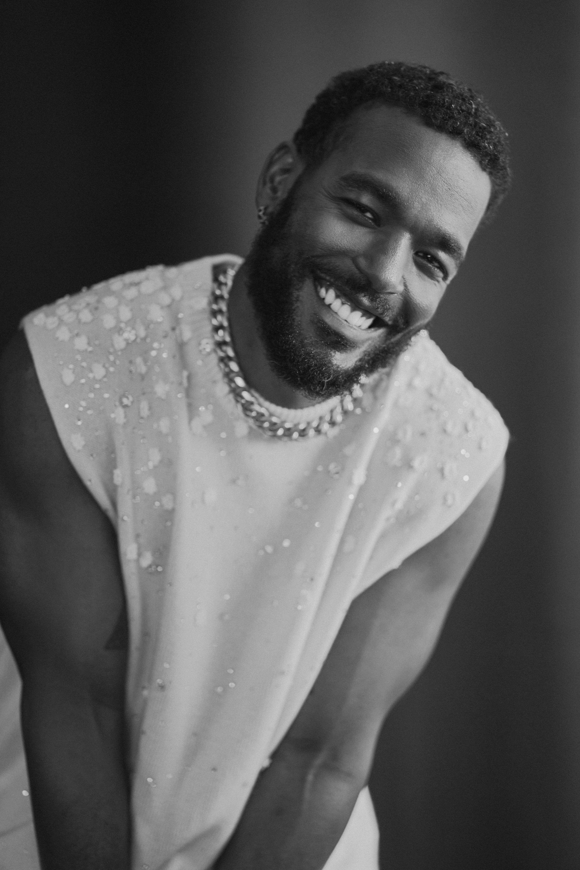 Luke James image