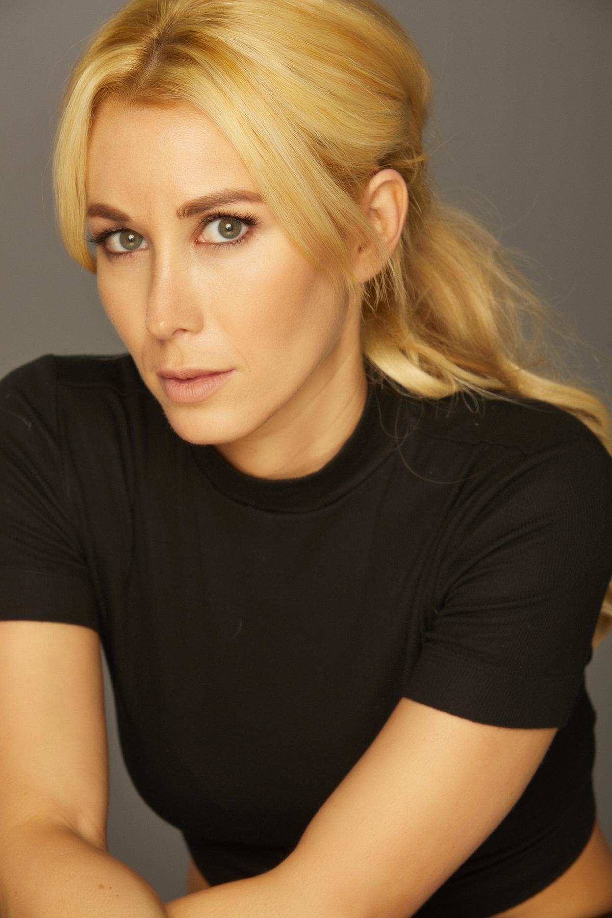Lauren Bond image