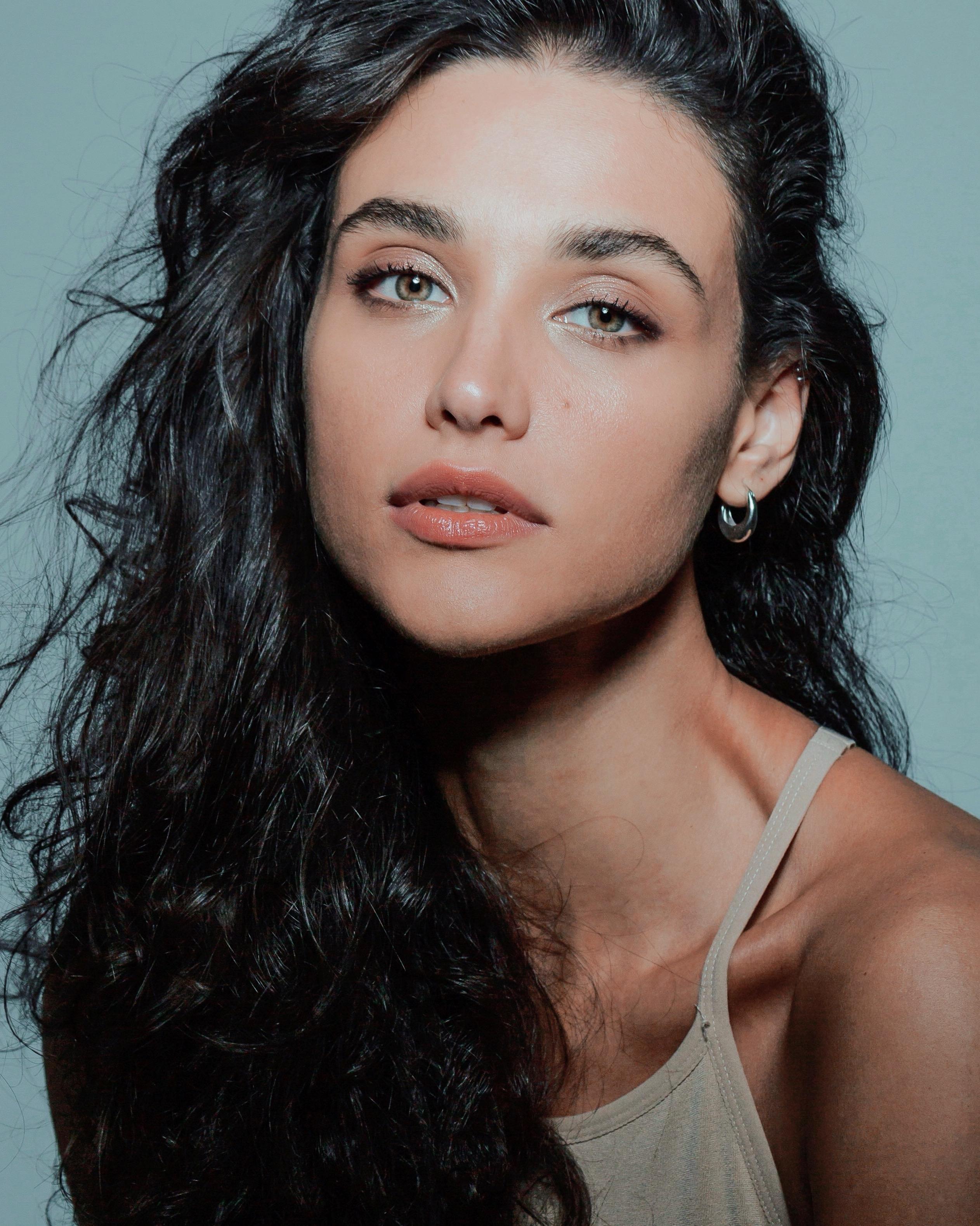 Débora Nascimento image