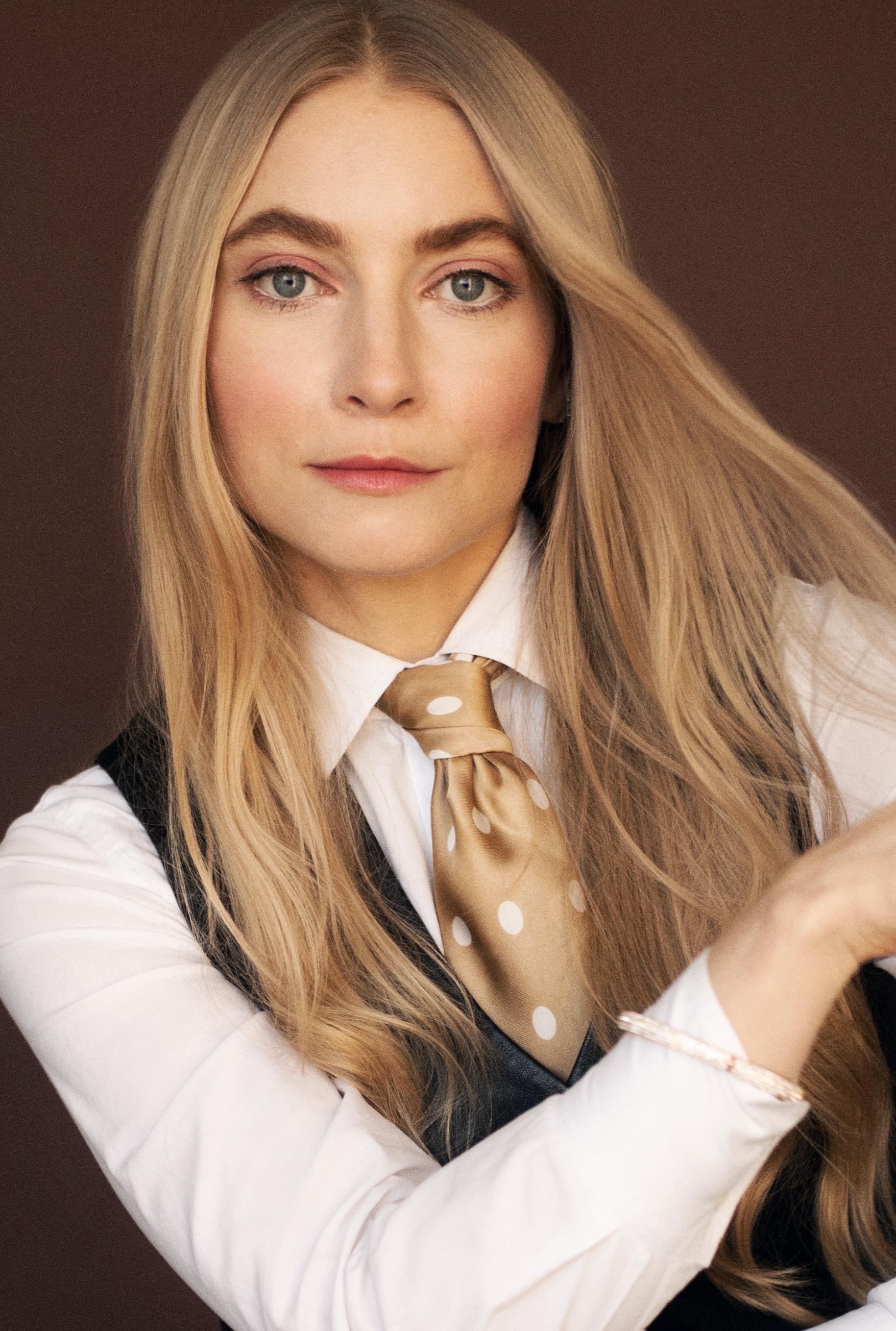Anna Moore image
