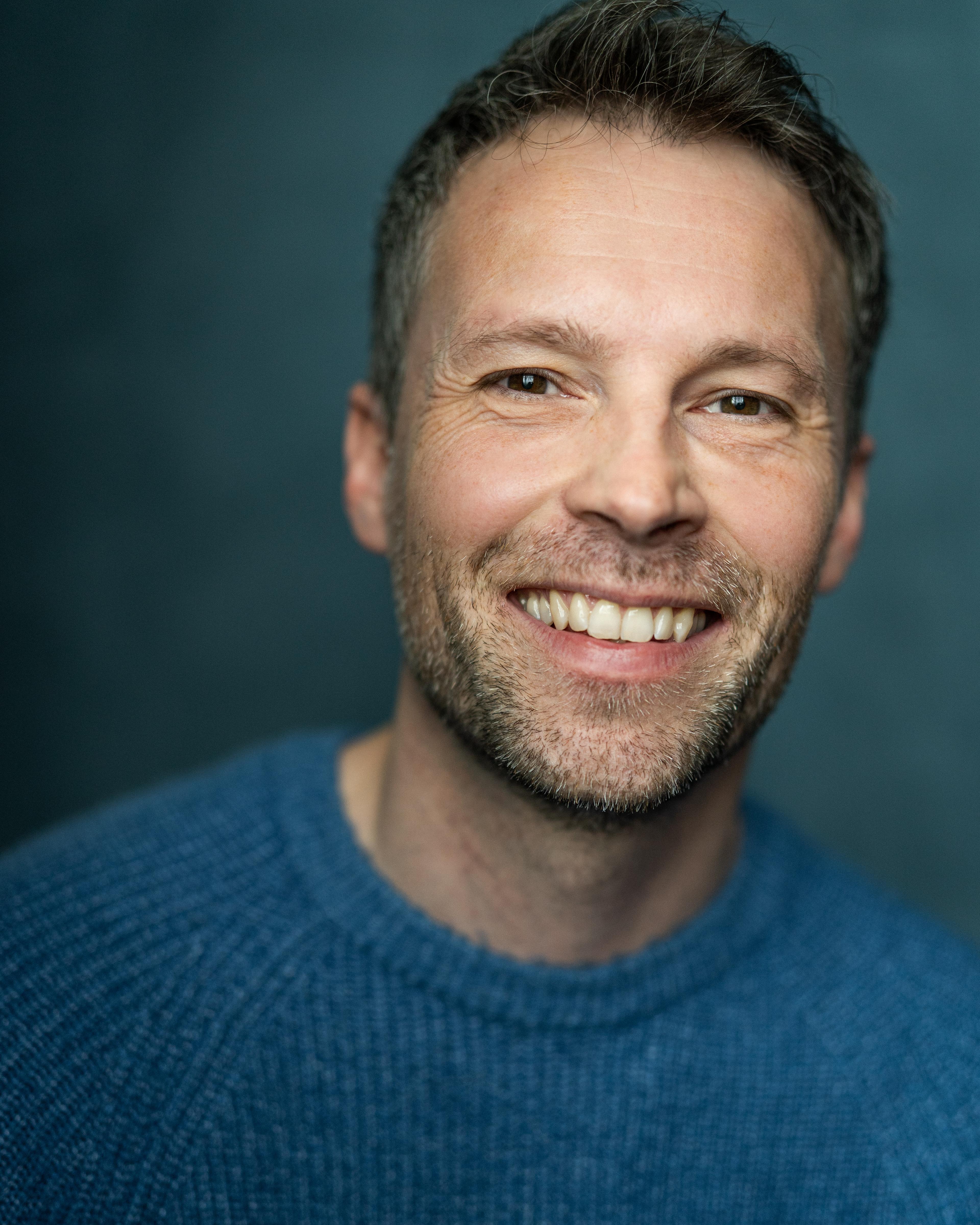 Alastair Kirton image