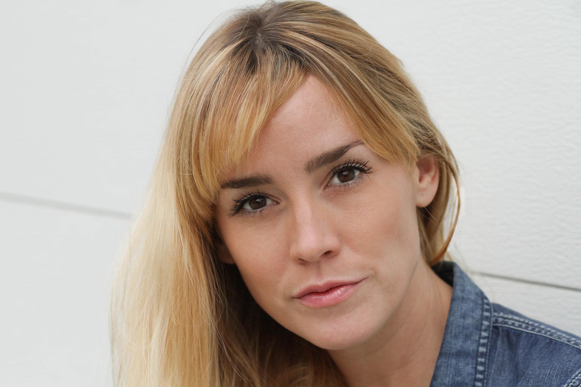 Alice Coulthard image