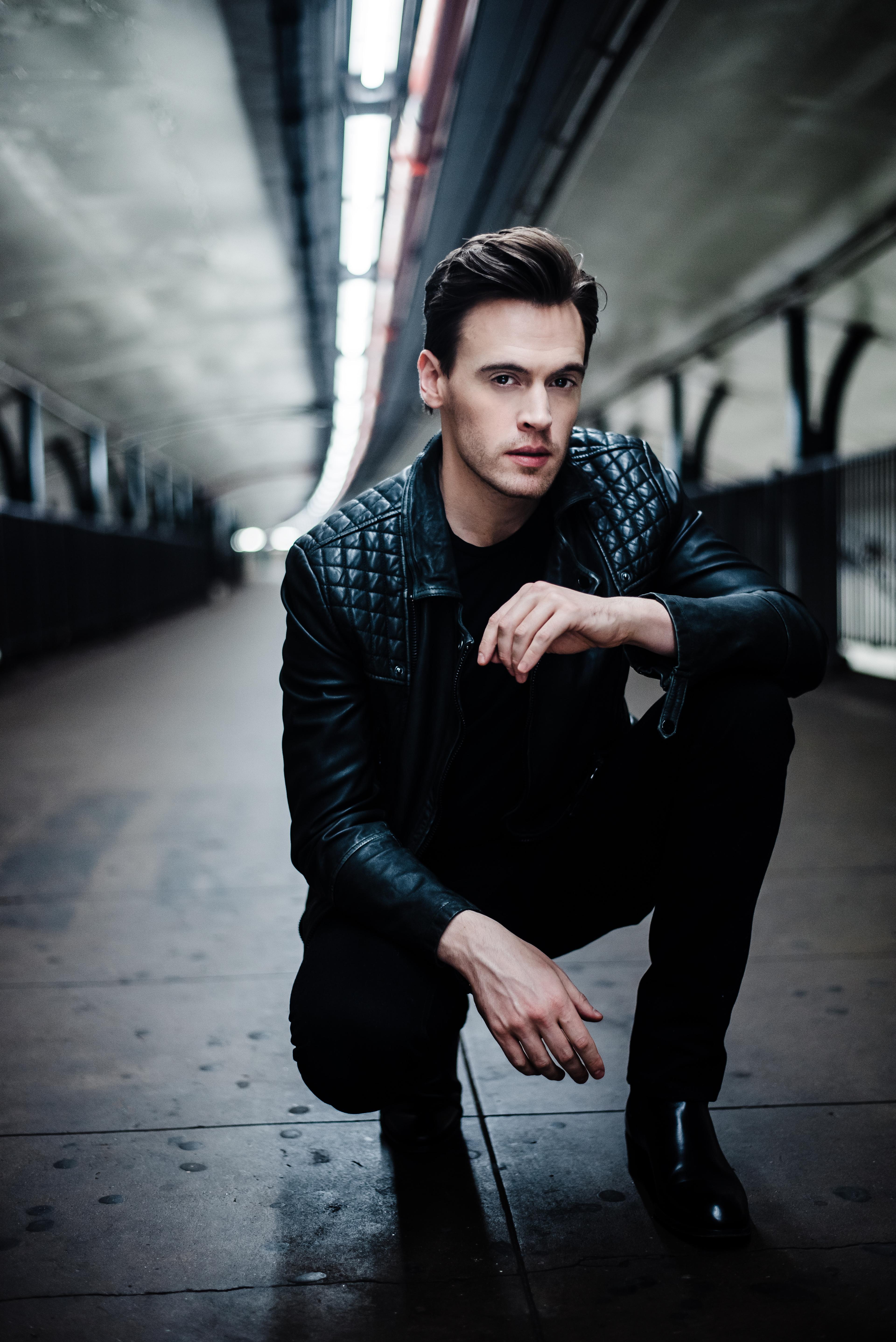 Erich Bergen image