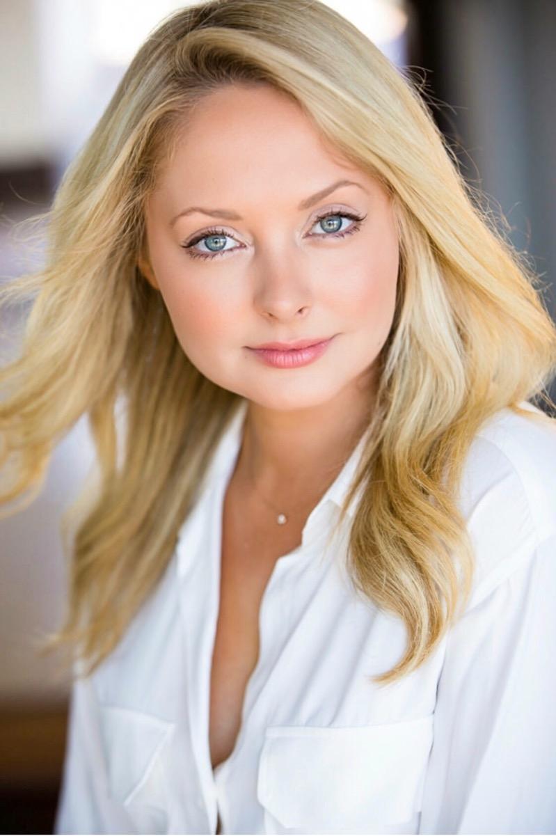 Chloë Crampton image